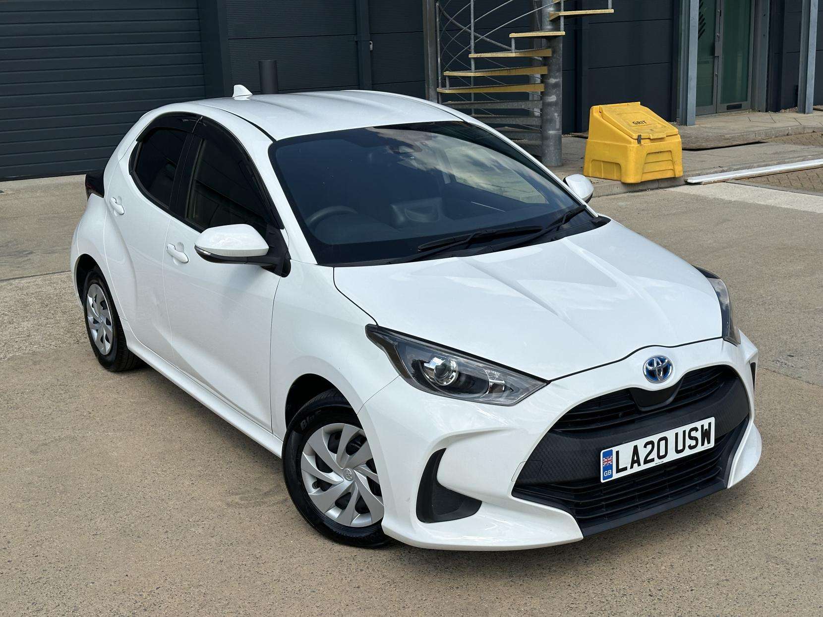 A 2020 TOYOTA YARIS A 2020 TOYOTA YARIS