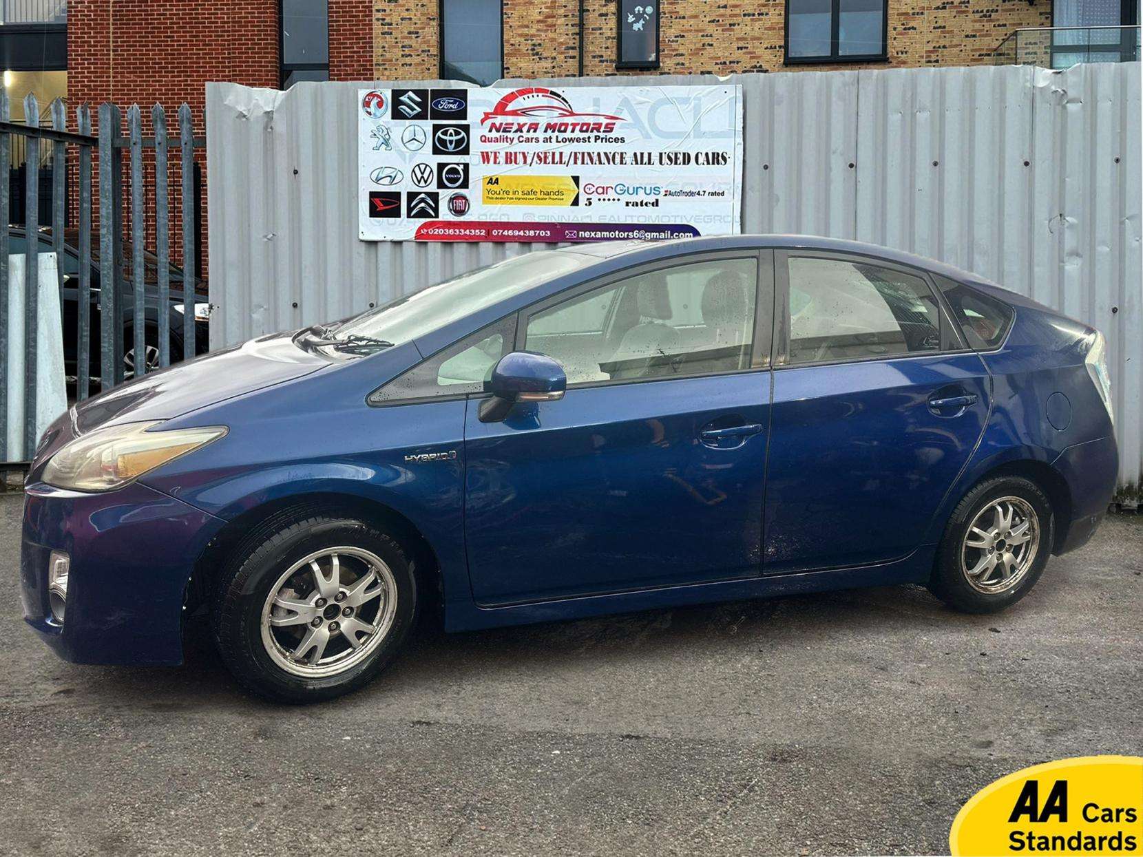 A 2011 TOYOTA PRIUS 1.8 VVT-h T3 Hatchback 5dr Petrol Hybrid CVT Euro 5 (s/s) (136 ps) A 2011 TOYOTA PRIUS 1.8 VVT-h T3 Hatchback 5dr Petrol Hybrid CVT Euro 5 (s/s) (136 ps)