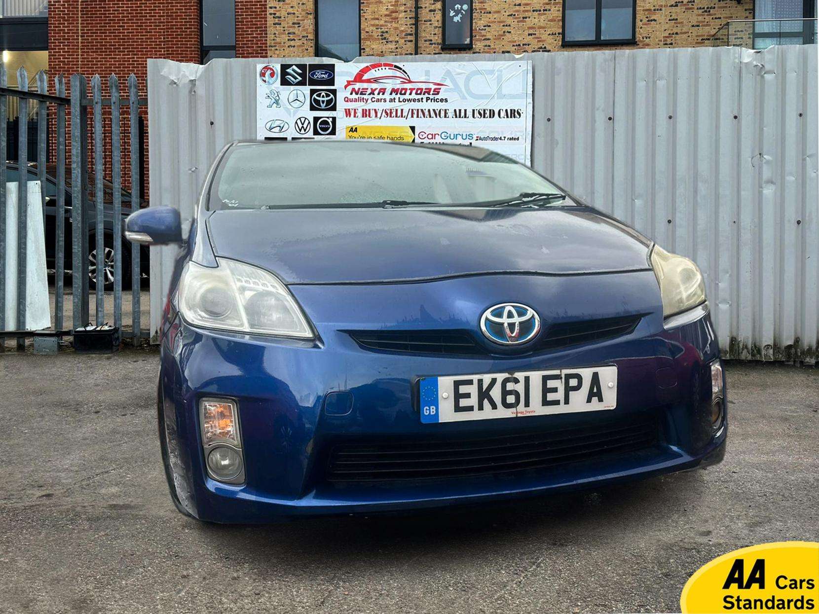 A 2011 TOYOTA PRIUS 1.8 VVT-h T3 Hatchback 5dr Petrol Hybrid CVT Euro 5 (s/s) (136 ps) A 2011 TOYOTA PRIUS 1.8 VVT-h T3 Hatchback 5dr Petrol Hybrid CVT Euro 5 (s/s) (136 ps)