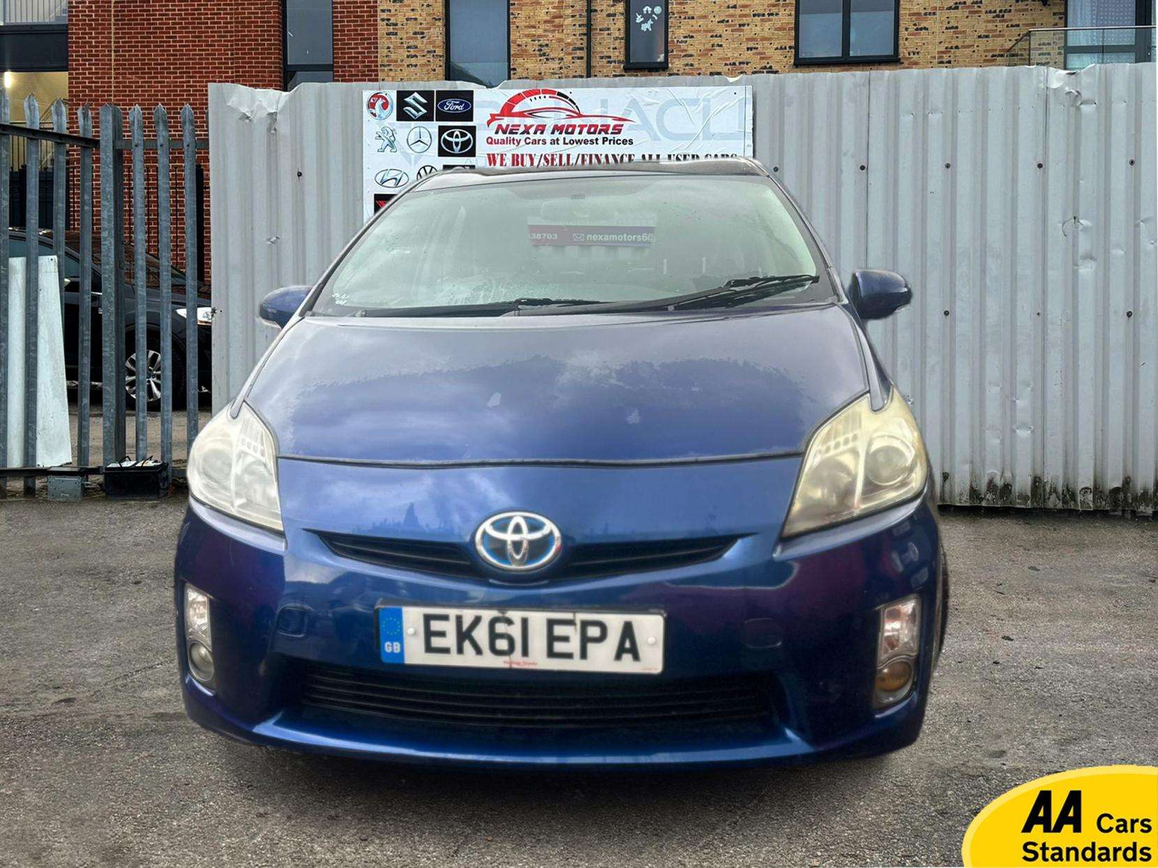 A 2011 TOYOTA PRIUS 1.8 VVT-h T3 Hatchback 5dr Petrol Hybrid CVT Euro 5 (s/s) (136 ps) A 2011 TOYOTA PRIUS 1.8 VVT-h T3 Hatchback 5dr Petrol Hybrid CVT Euro 5 (s/s) (136 ps)