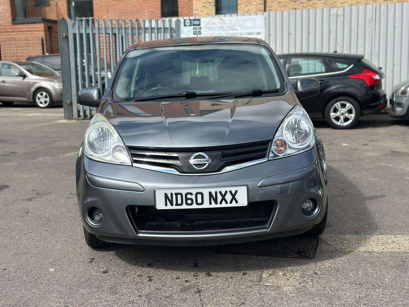 A 2010 NISSAN NOTE 1.6 16V Tekna Hatchback 5dr Petrol Auto Euro 5 (110 ps) A 2010 NISSAN NOTE 1.6 16V Tekna Hatchback 5dr Petrol Auto Euro 5 (110 ps)