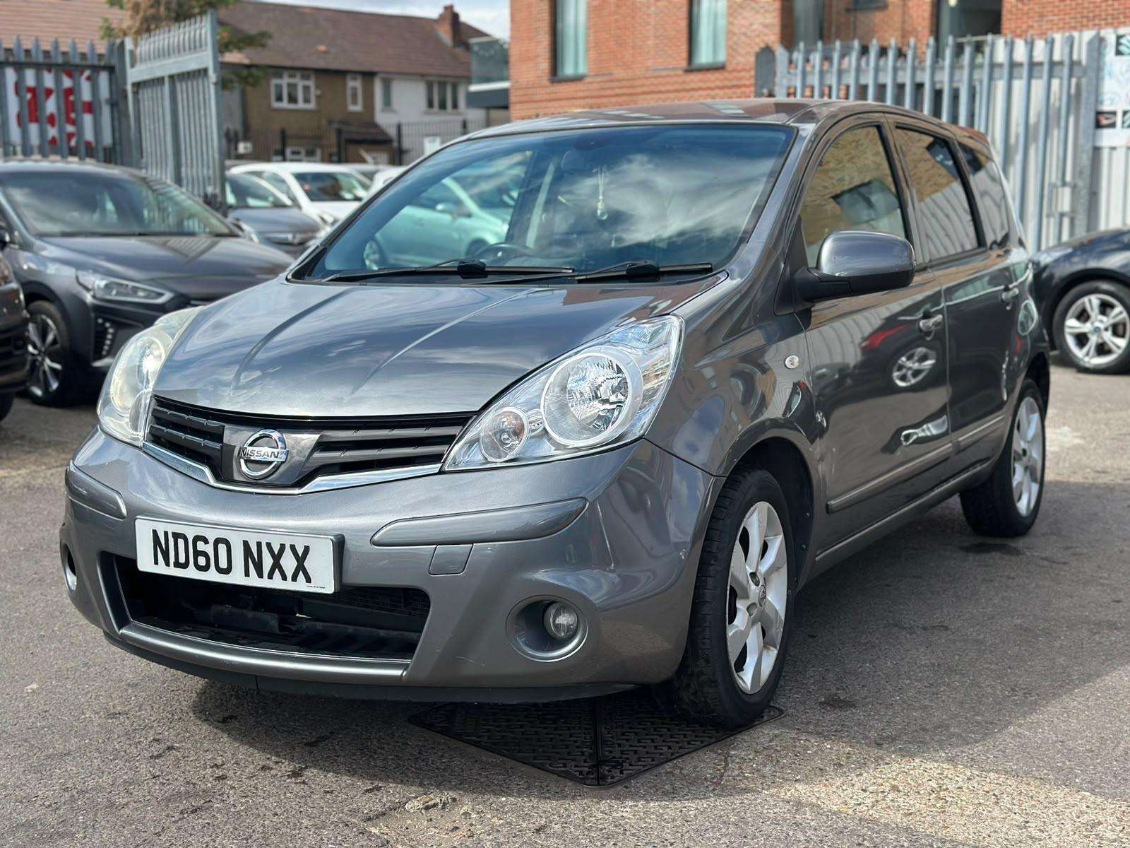 A 2010 NISSAN NOTE 1.6 16V Tekna Hatchback 5dr Petrol Auto Euro 5 (110 ps) A 2010 NISSAN NOTE 1.6 16V Tekna Hatchback 5dr Petrol Auto Euro 5 (110 ps)