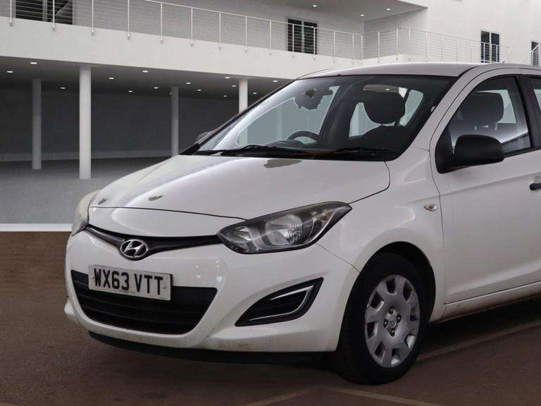A 2013 HYUNDAI I20 1.2 Classic Hatchback 5dr Petrol Manual Euro 5 (85 bhp) A 2013 HYUNDAI I20 1.2 Classic Hatchback 5dr Petrol Manual Euro 5 (85 bhp)