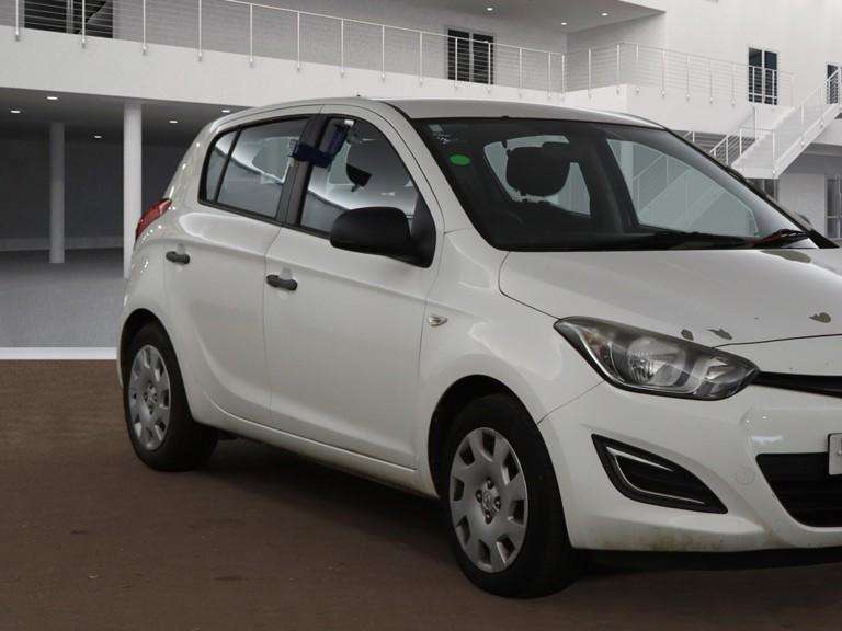 A 2013 HYUNDAI I20 1.2 Classic Hatchback 5dr Petrol Manual Euro 5 (85 bhp) A 2013 HYUNDAI I20 1.2 Classic Hatchback 5dr Petrol Manual Euro 5 (85 bhp)