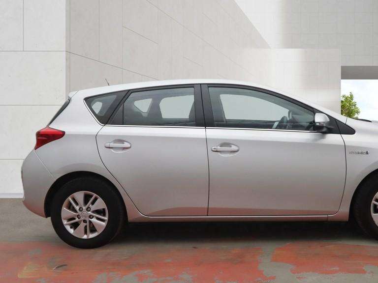 A 2014 TOYOTA AURIS 1.8 VVT-h Icon Hatchback 5dr Petrol Hybrid CVT Euro 5 (s/s) (136 ps) A 2014 TOYOTA AURIS 1.8 VVT-h Icon Hatchback 5dr Petrol Hybrid CVT Euro 5 (s/s) (136 ps)