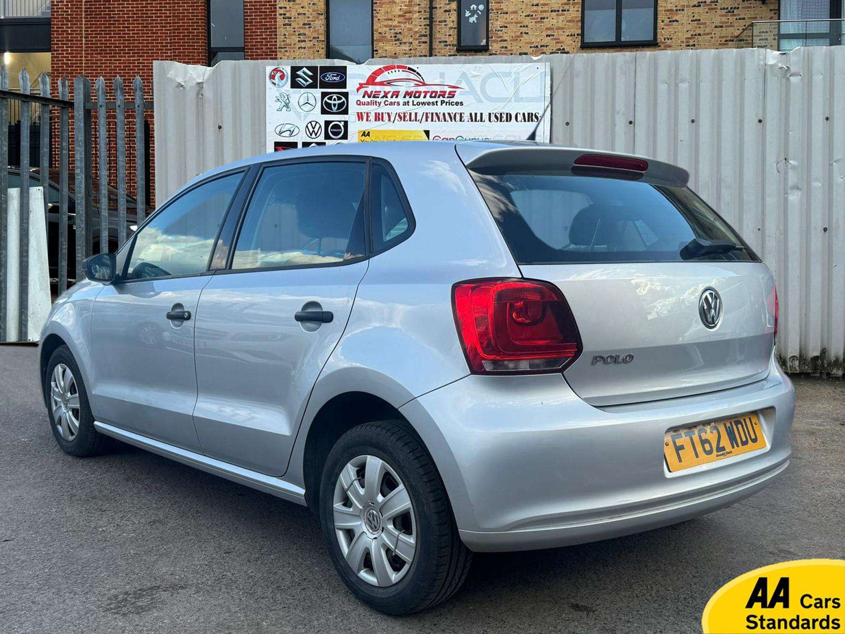 A 2013 VOLKSWAGEN POLO 1.2 S Hatchback 5dr Petrol Manual Euro 5 (A/C) (60 ps) A 2013 VOLKSWAGEN POLO 1.2 S Hatchback 5dr Petrol Manual Euro 5 (A/C) (60 ps)