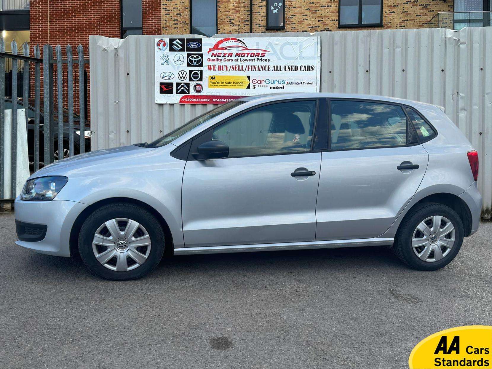 A 2013 VOLKSWAGEN POLO 1.2 S Hatchback 5dr Petrol Manual Euro 5 (A/C) (60 ps) A 2013 VOLKSWAGEN POLO 1.2 S Hatchback 5dr Petrol Manual Euro 5 (A/C) (60 ps)