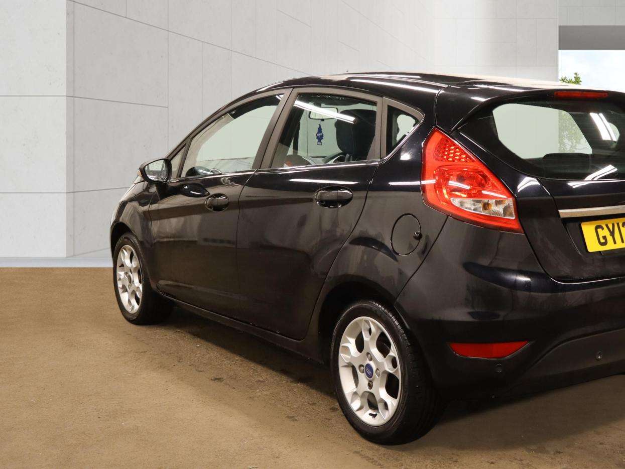 A 2012 FORD FIESTA 1.4 Zetec Hatchback 5dr Petrol Automatic (154 g/km, 94 bhp) A 2012 FORD FIESTA 1.4 Zetec Hatchback 5dr Petrol Automatic (154 g/km, 94 bhp)