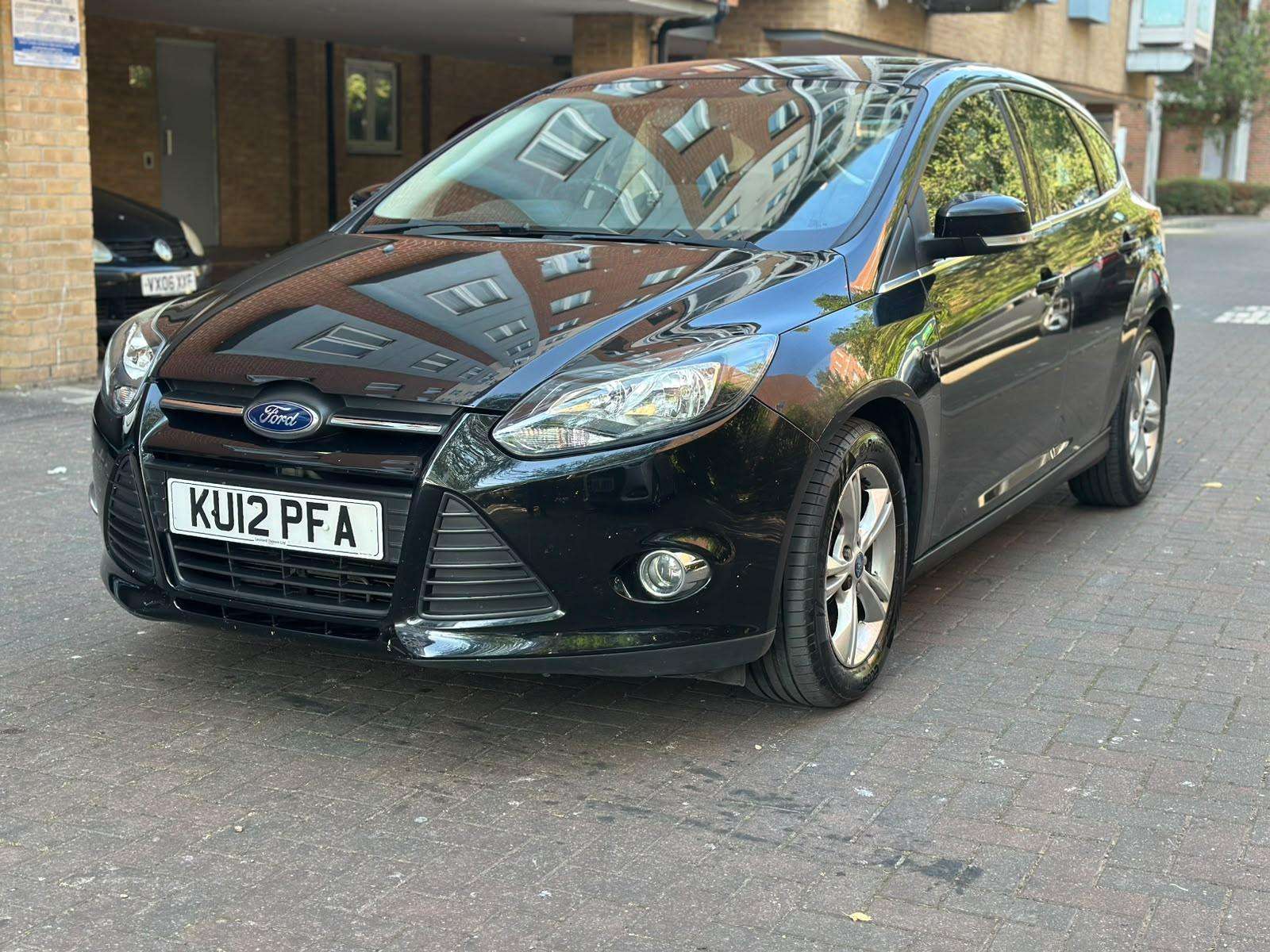 A 2012 FORD FOCUS 1.6 Zetec Hatchback 5dr Petrol Powershift Euro 5 (125 ps) A 2012 FORD FOCUS 1.6 Zetec Hatchback 5dr Petrol Powershift Euro 5 (125 ps)
