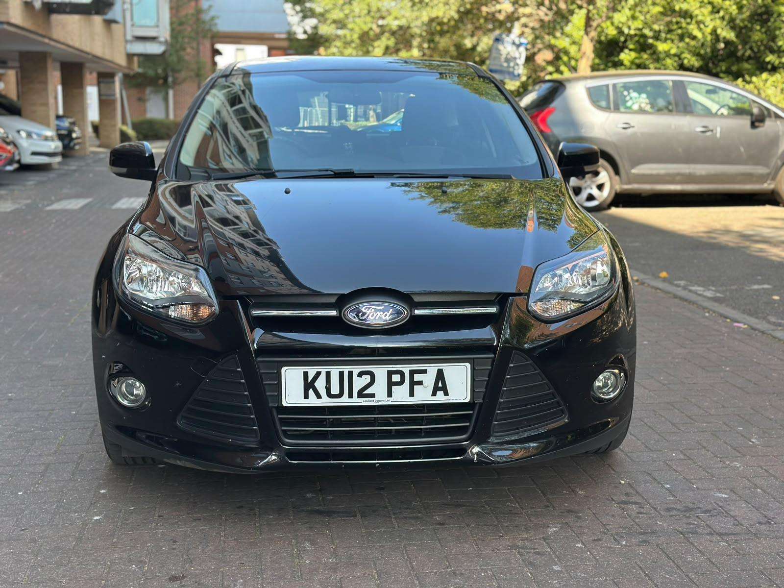 A 2012 FORD FOCUS 1.6 Zetec Hatchback 5dr Petrol Powershift Euro 5 (125 ps) A 2012 FORD FOCUS 1.6 Zetec Hatchback 5dr Petrol Powershift Euro 5 (125 ps)
