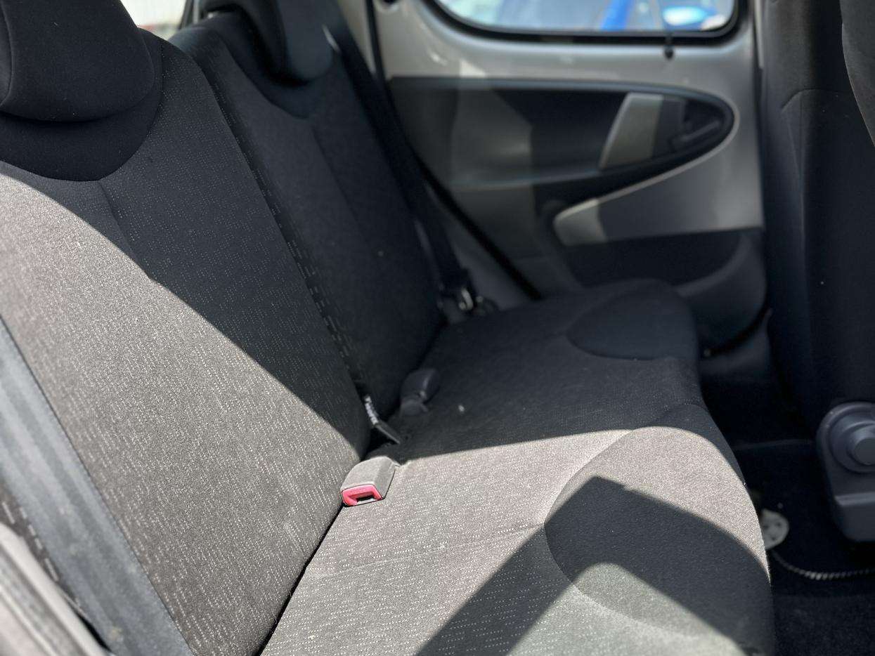 2010 PEUGEOT 107 2010 PEUGEOT 107