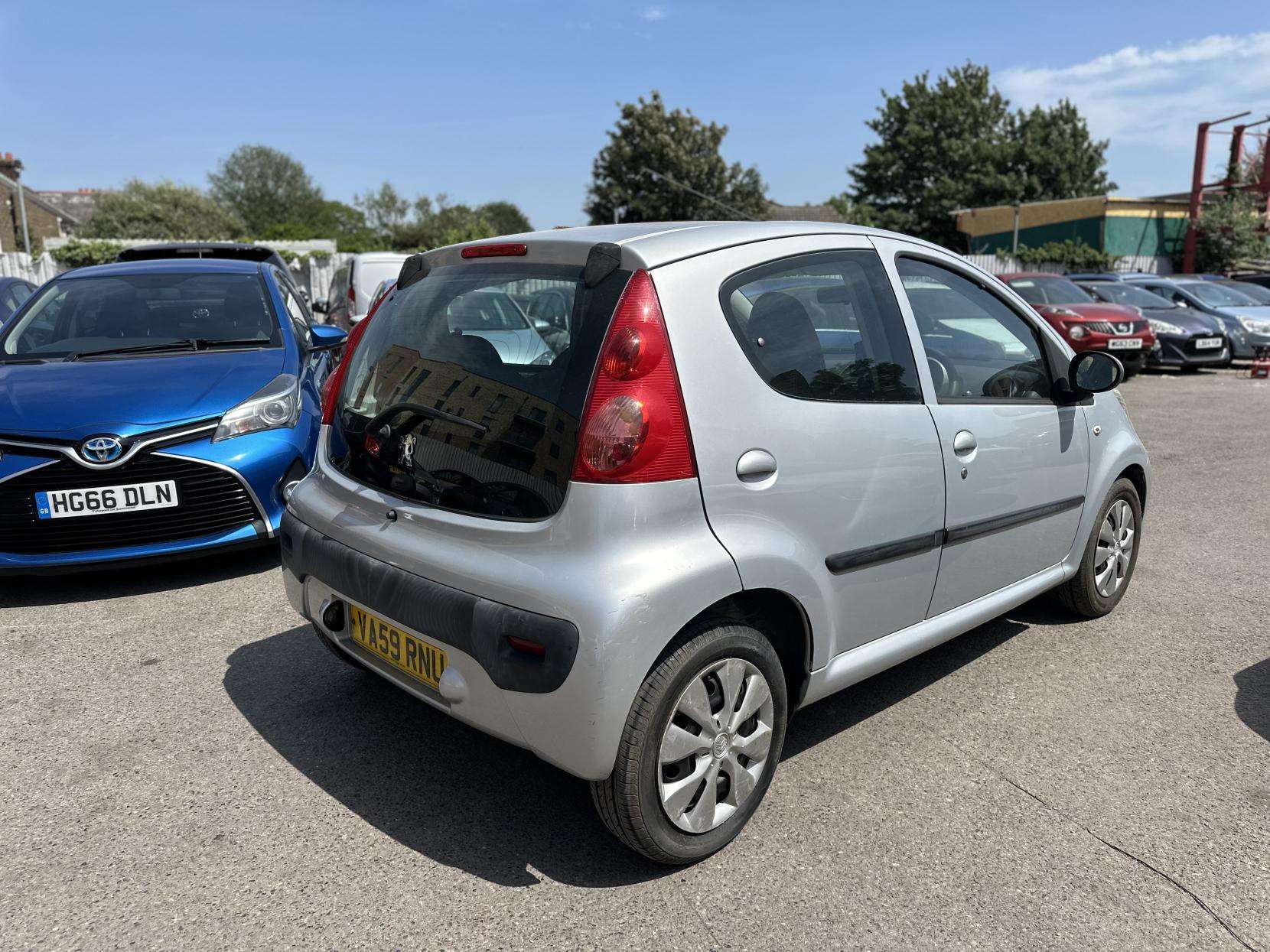 A 2010 PEUGEOT 107 1.0 12V Urban Hatchback 5dr Petrol 2 Tronic Euro 4 (68 ps) A 2010 PEUGEOT 107 1.0 12V Urban Hatchback 5dr Petrol 2 Tronic Euro 4 (68 ps)