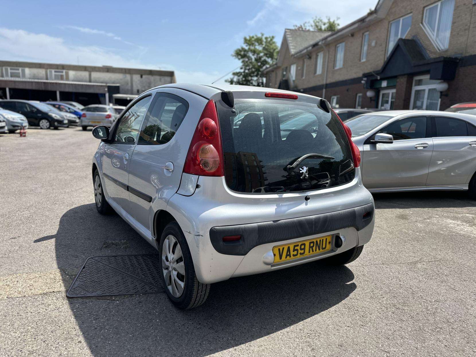 2010 PEUGEOT 107 2010 PEUGEOT 107