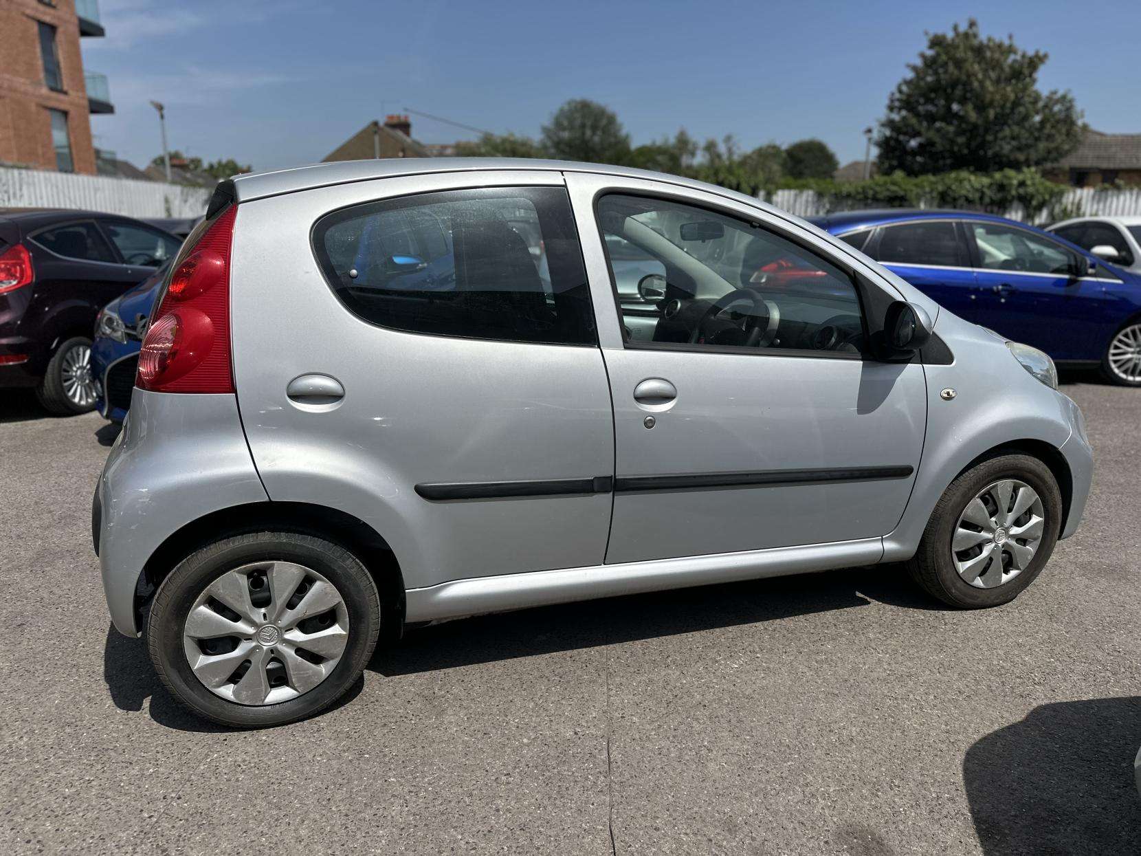 A 2010 PEUGEOT 107 1.0 12V Urban Hatchback 5dr Petrol 2 Tronic Euro 4 (68 ps) A 2010 PEUGEOT 107 1.0 12V Urban Hatchback 5dr Petrol 2 Tronic Euro 4 (68 ps)