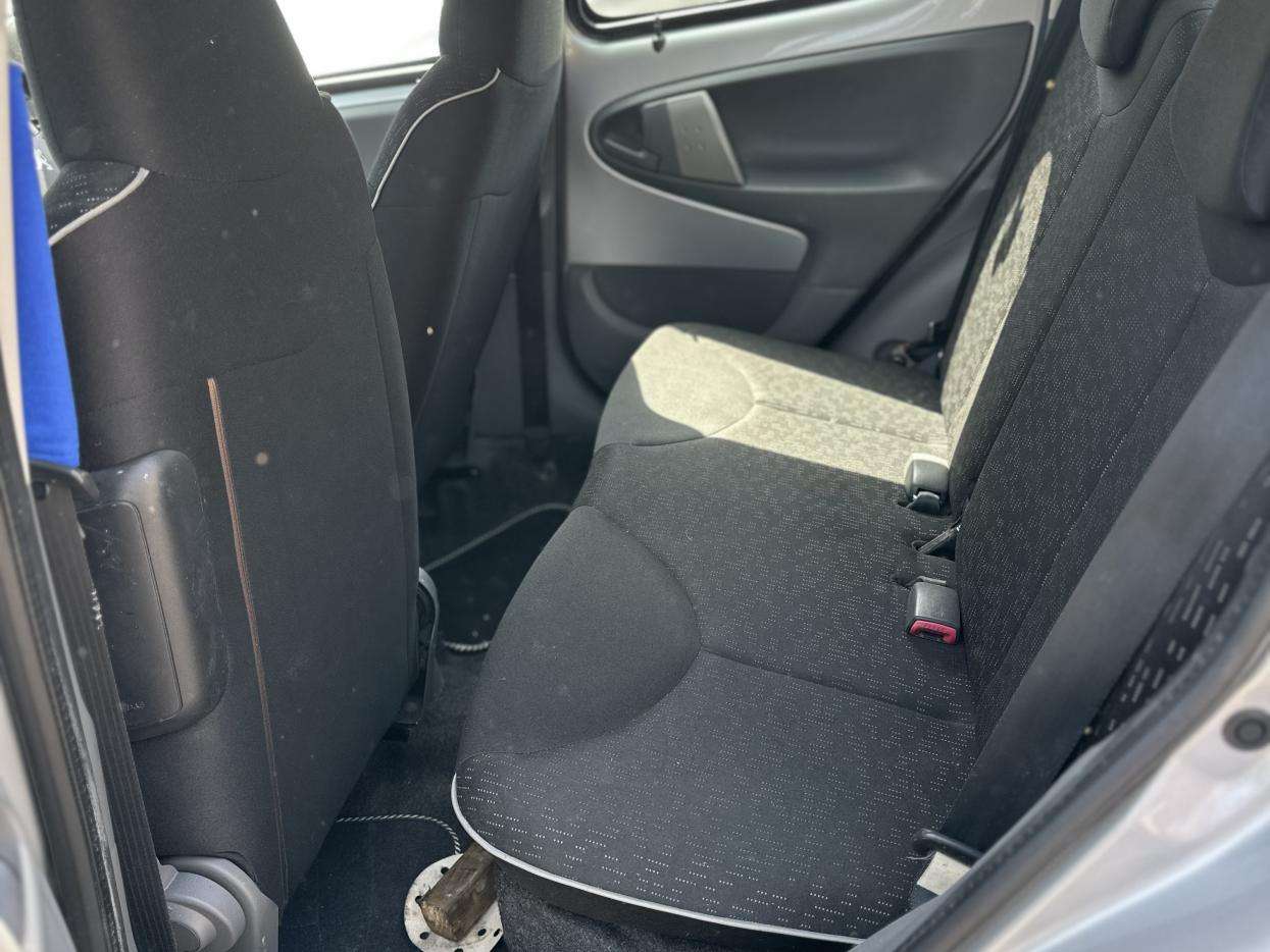 2010 PEUGEOT 107 2010 PEUGEOT 107