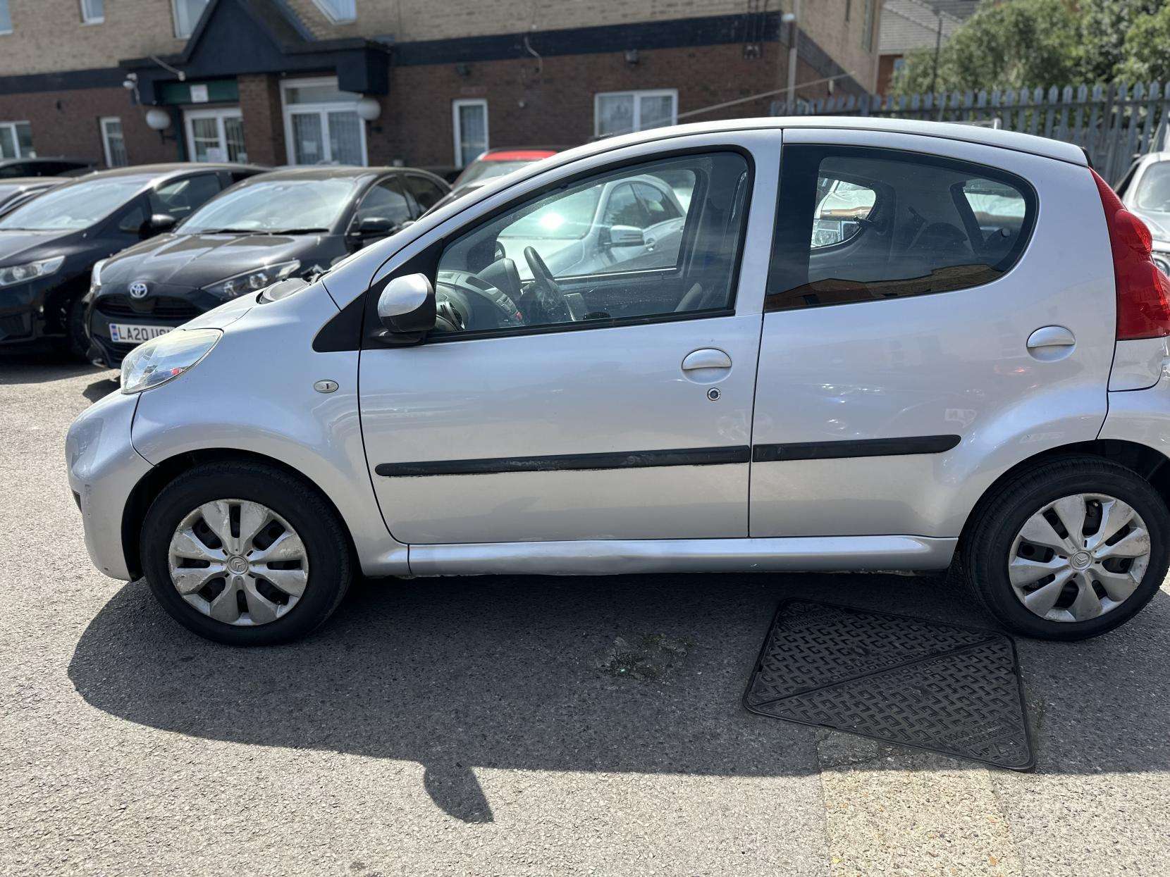 2010 PEUGEOT 107 2010 PEUGEOT 107
