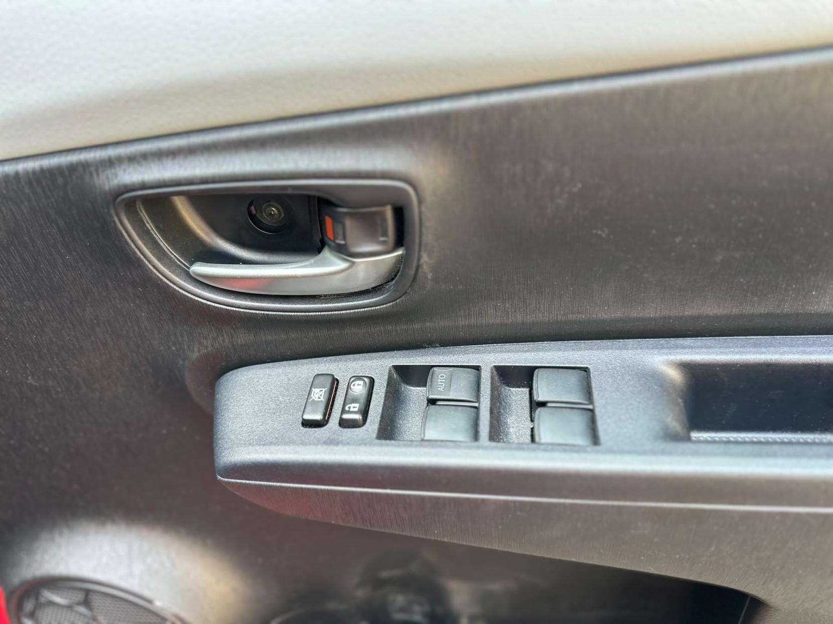 2014 TOYOTA YARIS 2014 TOYOTA YARIS