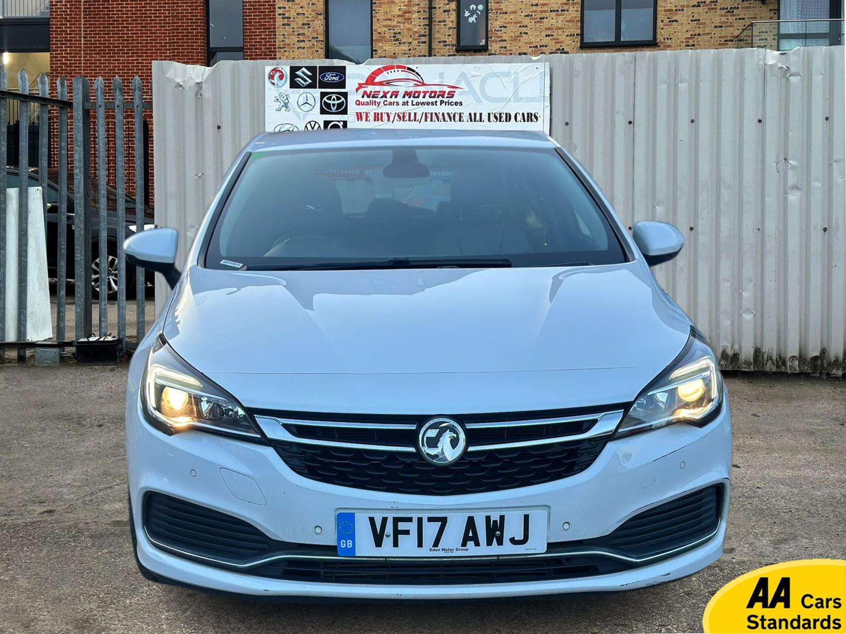 A 2017 VAUXHALL ASTRA 1.4i Turbo Elite Nav Hatchback 5dr Petrol Auto Euro 6 (s/s) (150 ps) A 2017 VAUXHALL ASTRA 1.4i Turbo Elite Nav Hatchback 5dr Petrol Auto Euro 6 (s/s) (150 ps)