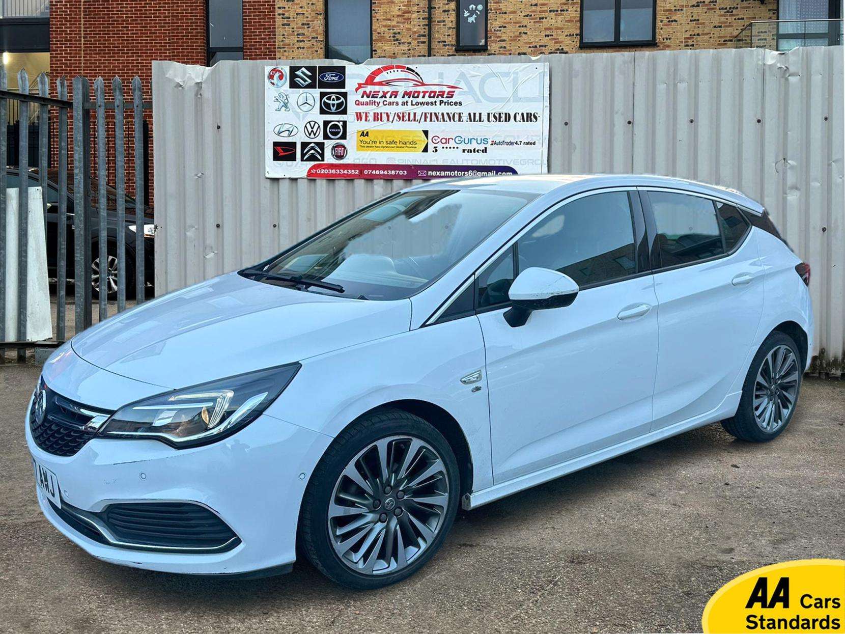 A 2017 VAUXHALL ASTRA 1.4i Turbo Elite Nav Hatchback 5dr Petrol Auto Euro 6 (s/s) (150 ps) A 2017 VAUXHALL ASTRA 1.4i Turbo Elite Nav Hatchback 5dr Petrol Auto Euro 6 (s/s) (150 ps)