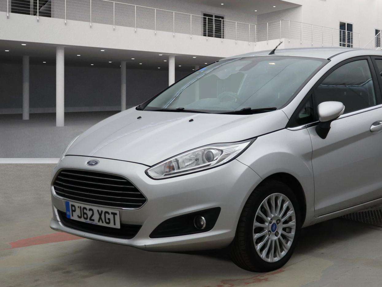 A 2013 FORD FIESTA 1.6 Titanium Hatchback 5dr Petrol Powershift Euro 5 (105 ps) A 2013 FORD FIESTA 1.6 Titanium Hatchback 5dr Petrol Powershift Euro 5 (105 ps)