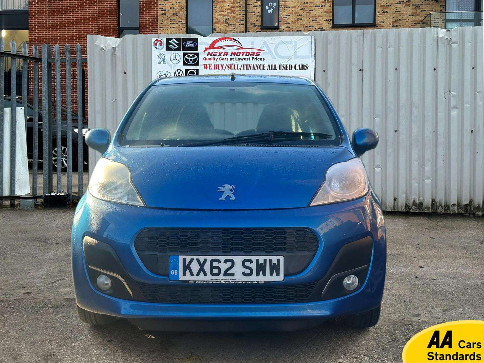 A 2013 PEUGEOT 107 1.0 12V Active Hatchback 5dr Petrol 2 Tronic Euro 5 (68 ps) A 2013 PEUGEOT 107 1.0 12V Active Hatchback 5dr Petrol 2 Tronic Euro 5 (68 ps)