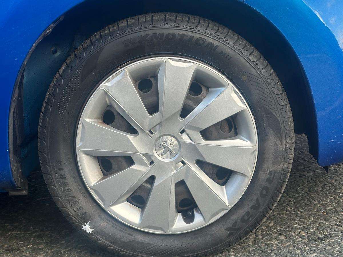 2013 PEUGEOT 107 2013 PEUGEOT 107