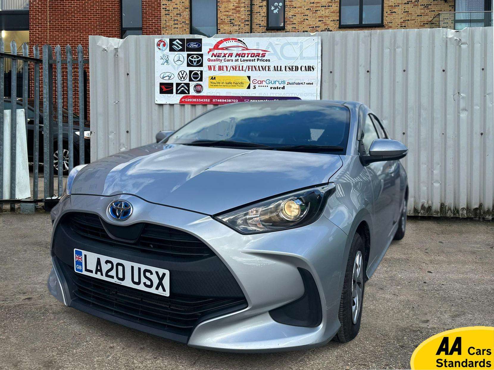 A 2020 TOYOTA YARIS 1.5 VVT-h Design Hatchback 5dr Petrol Hybrid E-CVT Euro 6 (s/s) (116 ps) A 2020 TOYOTA YARIS 1.5 VVT-h Design Hatchback 5dr Petrol Hybrid E-CVT Euro 6 (s/s) (116 ps)