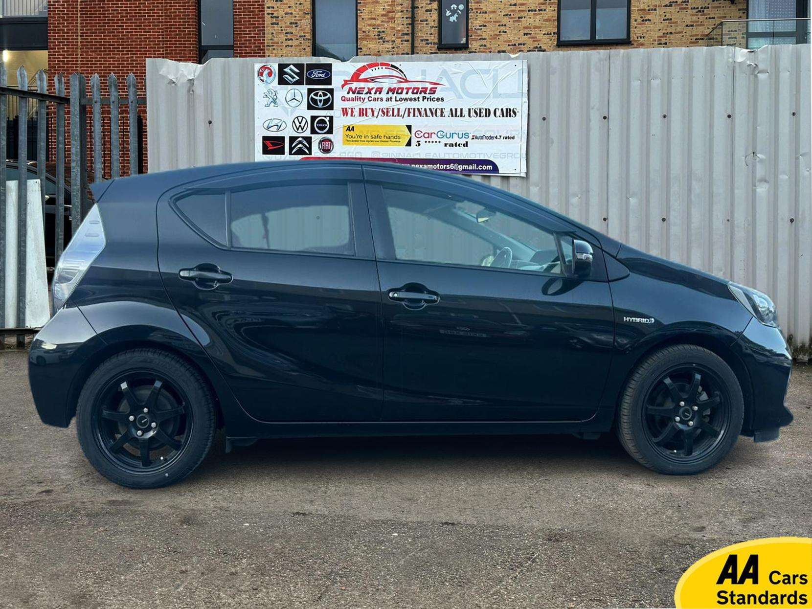 A 2014 TOYOTA YARIS A 2014 TOYOTA YARIS