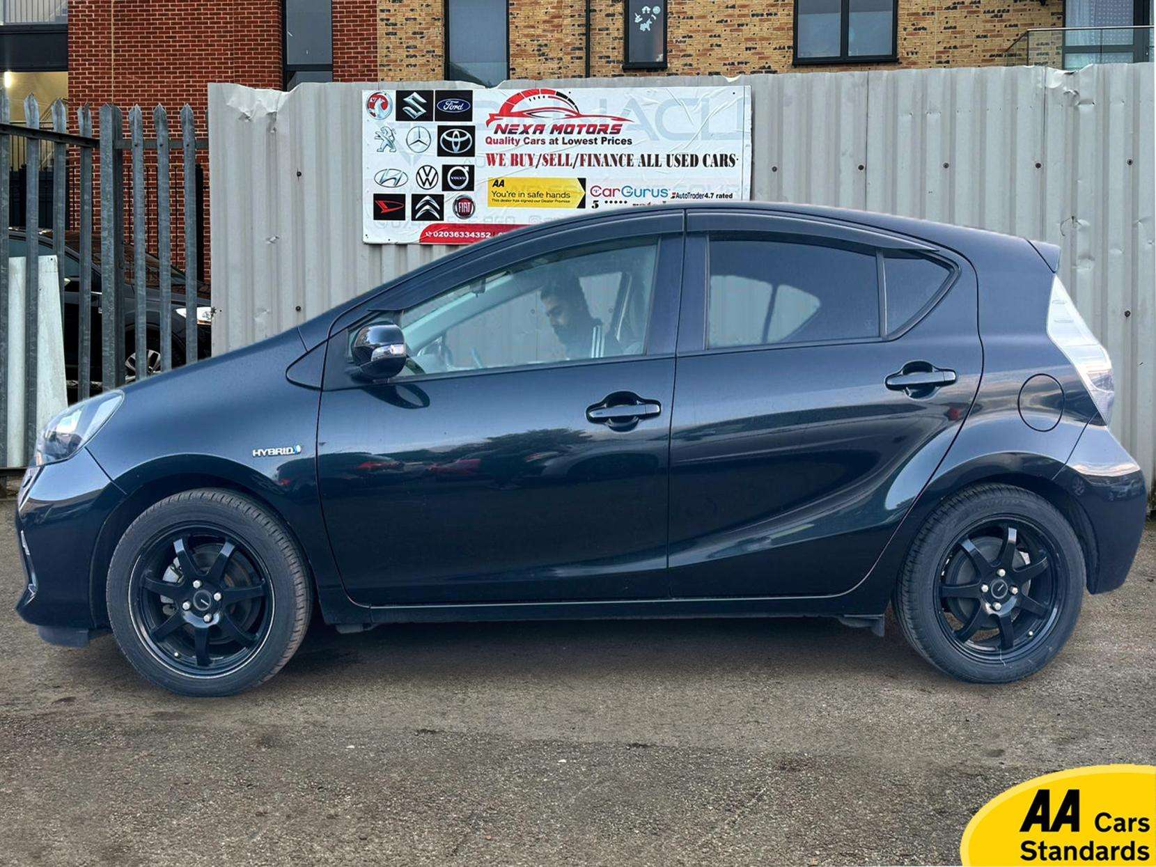 A 2014 TOYOTA YARIS A 2014 TOYOTA YARIS