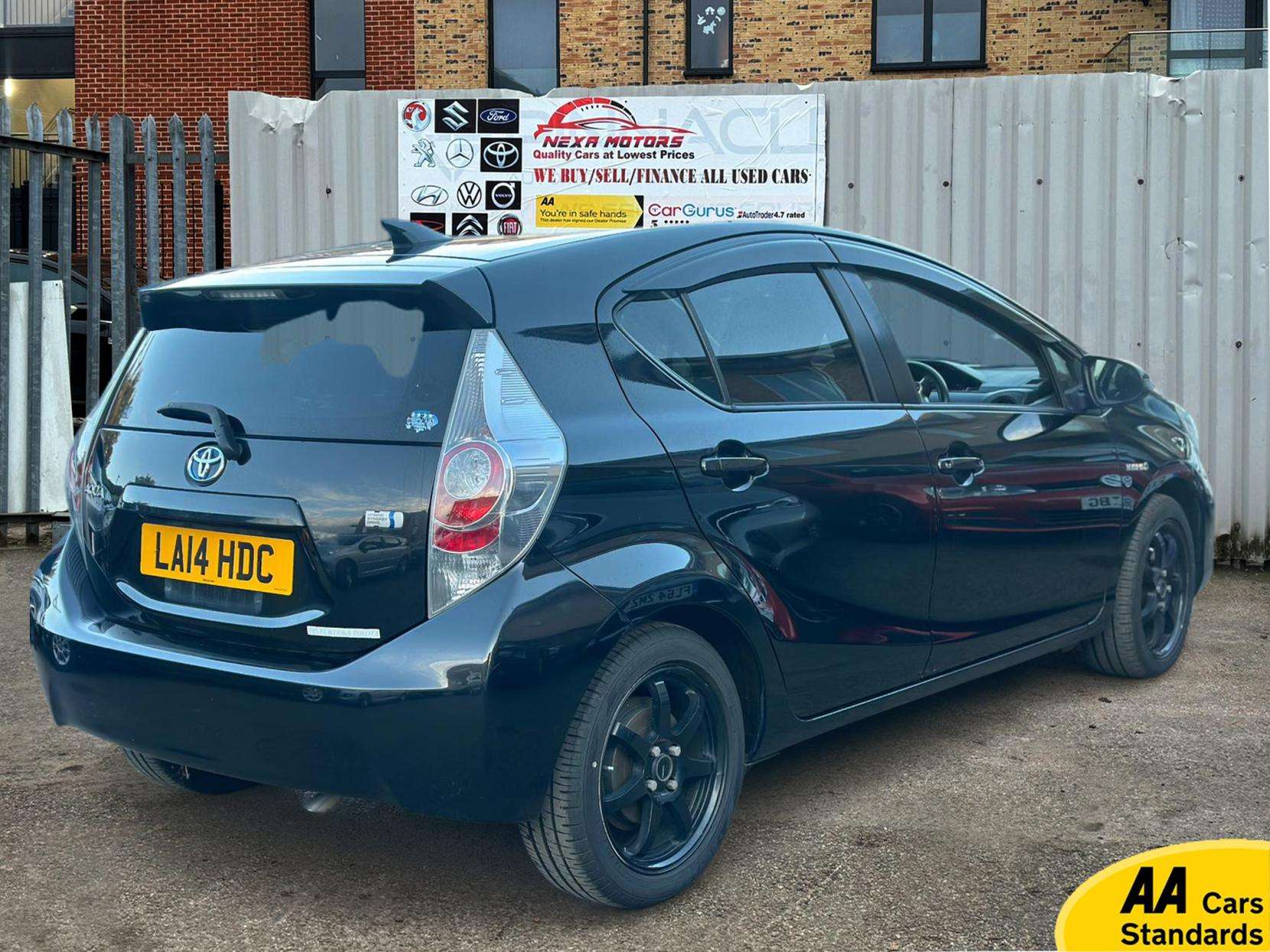 A 2014 TOYOTA YARIS A 2014 TOYOTA YARIS