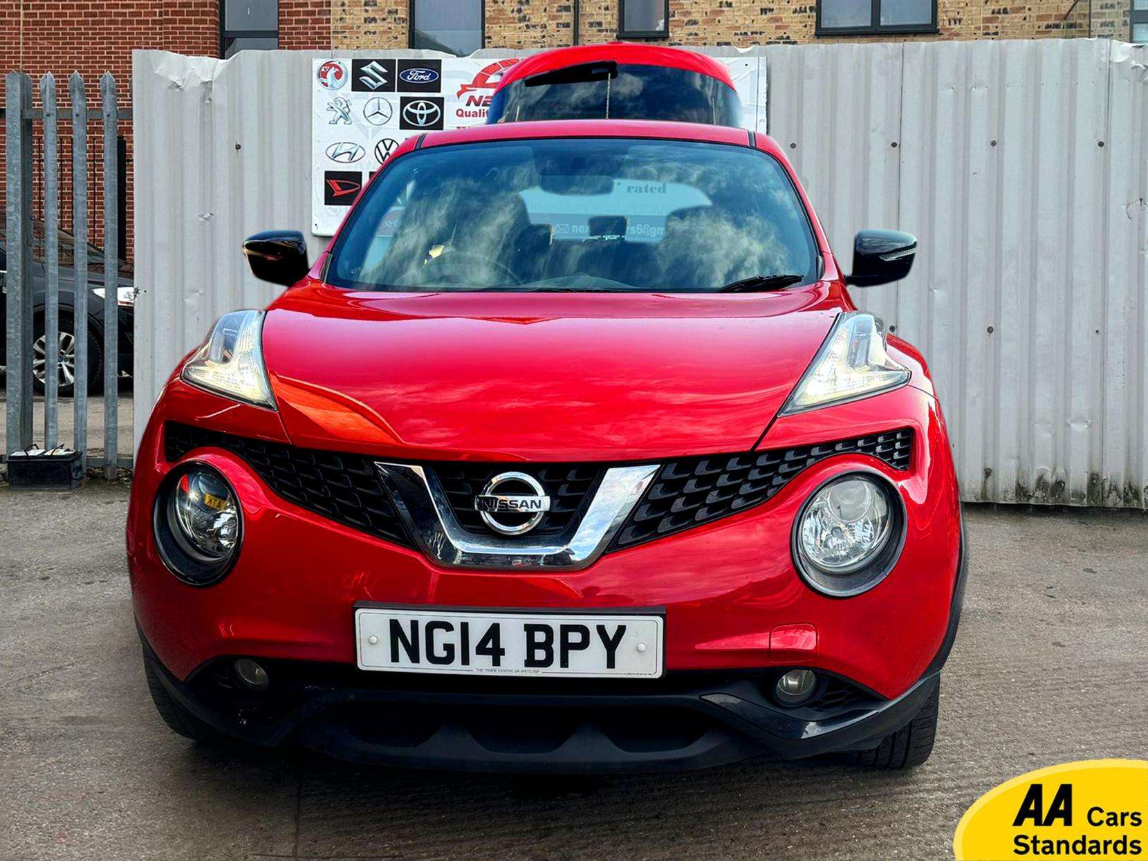A 2014 NISSAN JUKE 1.2 DIG-T Acenta Premium SUV 5dr Petrol Manual 6Spd Euro 5 (s/s) (115 ps) A 2014 NISSAN JUKE 1.2 DIG-T Acenta Premium SUV 5dr Petrol Manual 6Spd Euro 5 (s/s) (115 ps)