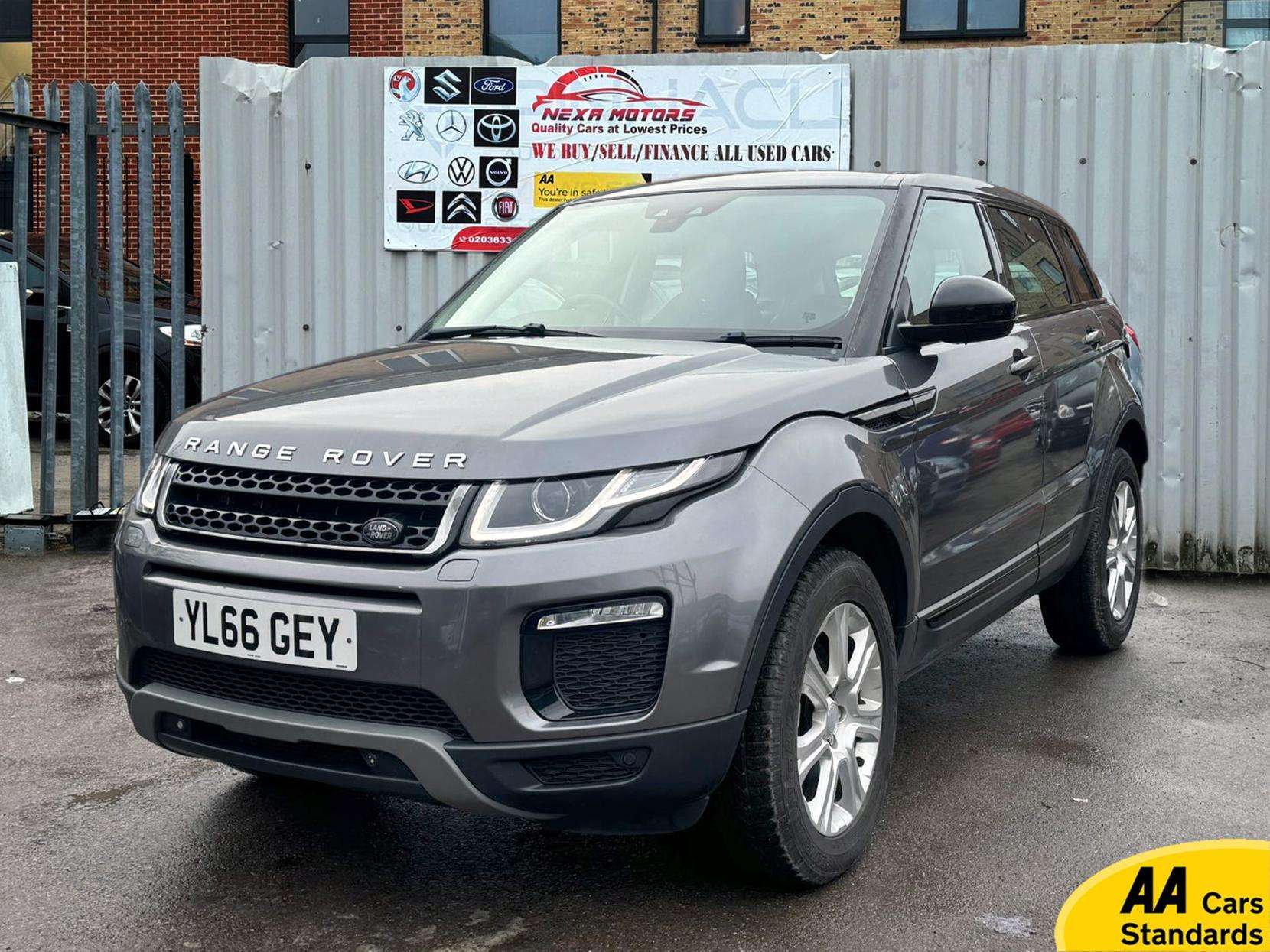 A 2017 LAND ROVER RANGE ROVER EVOQUE 2.0 TD4 SE Tech SUV 5dr Diesel Auto 4WD Euro 6 (s/s) (180 ps) A 2017 LAND ROVER RANGE ROVER EVOQUE 2.0 TD4 SE Tech SUV 5dr Diesel Auto 4WD Euro 6 (s/s) (180 ps)
