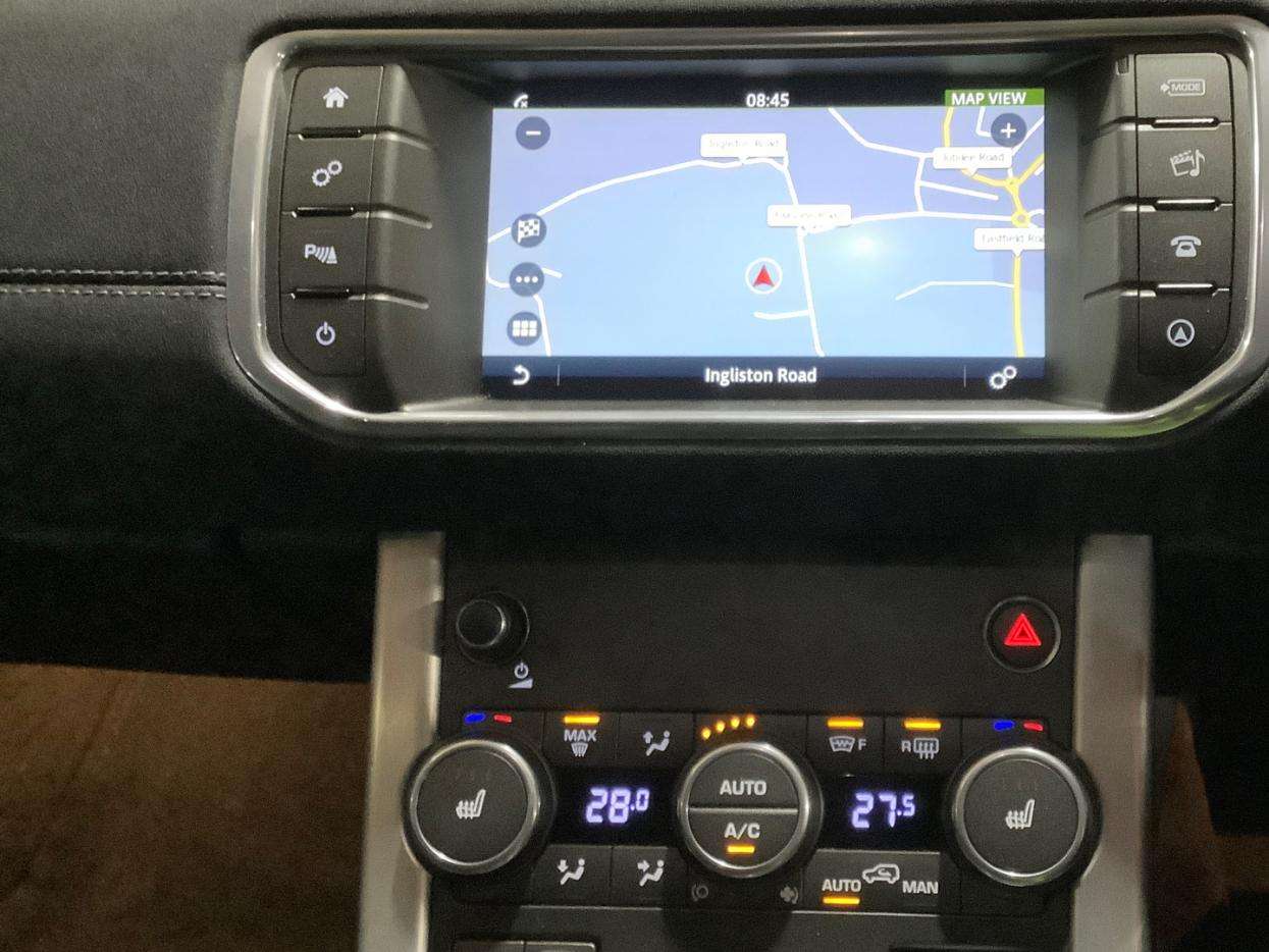 A 2017 LAND ROVER RANGE ROVER EVOQUE 2.0 TD4 SE Tech SUV 5dr Diesel Auto 4WD Euro 6 (s/s) (180 ps) A 2017 LAND ROVER RANGE ROVER EVOQUE 2.0 TD4 SE Tech SUV 5dr Diesel Auto 4WD Euro 6 (s/s) (180 ps)