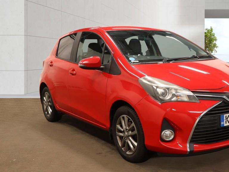 A 2015 TOYOTA YARIS 1.33 Dual VVT-i Excel Hatchback 5dr Petrol Multidrive S Euro 6 (Safety Sense) (99 ps) A 2015 TOYOTA YARIS 1.33 Dual VVT-i Excel Hatchback 5dr Petrol Multidrive S Euro 6 (Safety Sense) (99 ps)