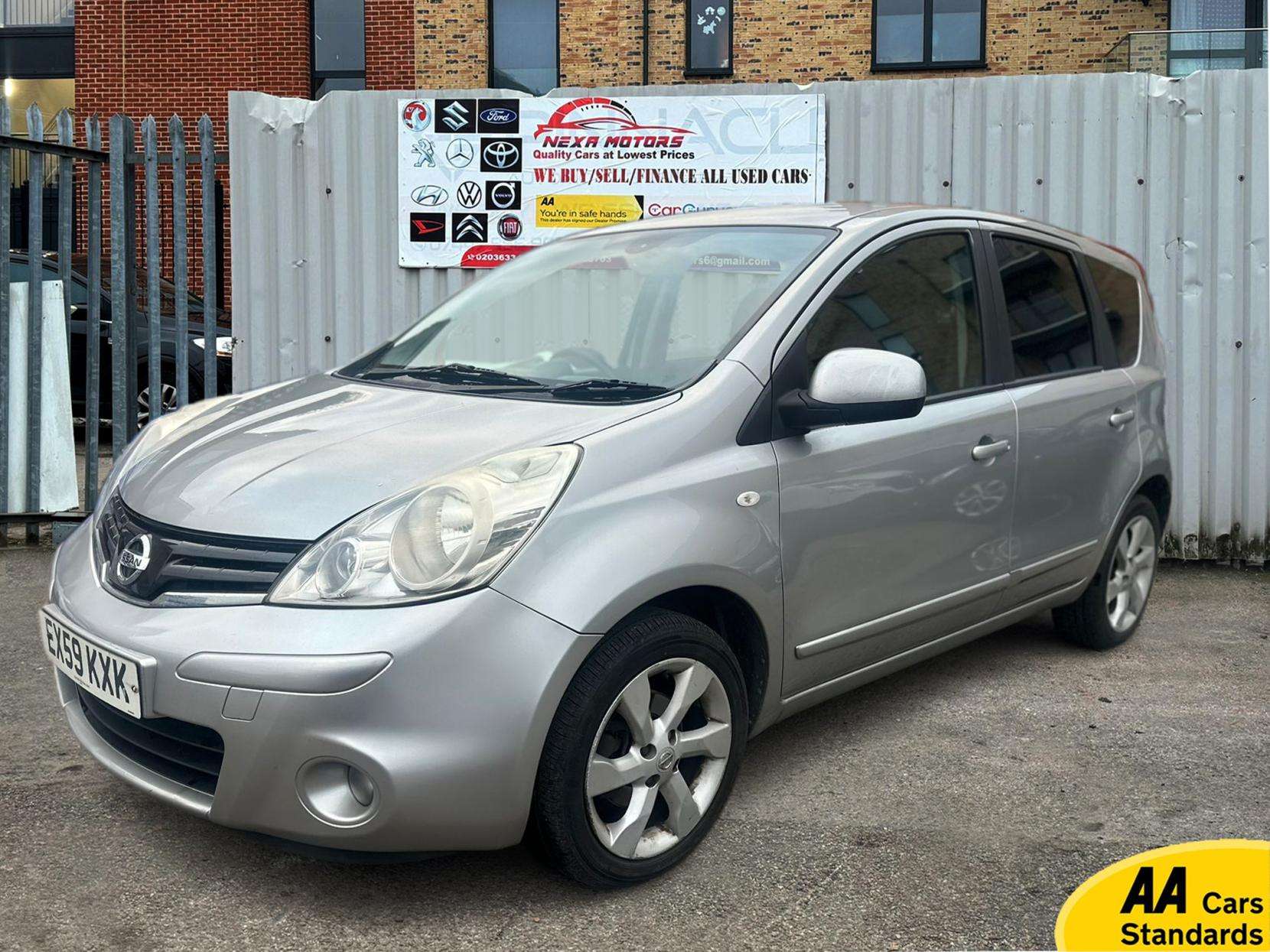 A 2009 NISSAN NOTE 1.6 16V Tekna Hatchback 5dr Petrol Auto Euro 4 (110 ps) A 2009 NISSAN NOTE 1.6 16V Tekna Hatchback 5dr Petrol Auto Euro 4 (110 ps)