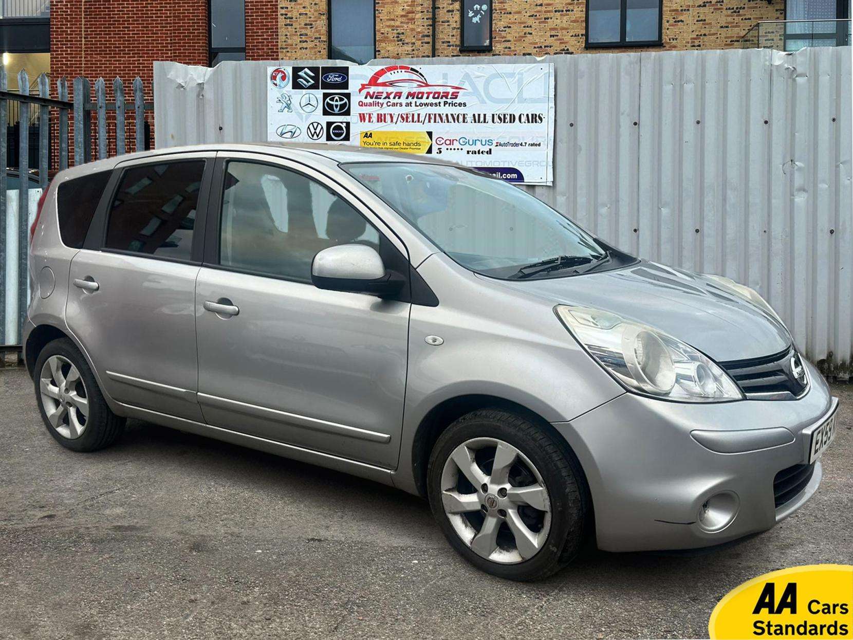 A 2009 NISSAN NOTE 1.6 16V Tekna Hatchback 5dr Petrol Auto Euro 4 (110 ps) A 2009 NISSAN NOTE 1.6 16V Tekna Hatchback 5dr Petrol Auto Euro 4 (110 ps)