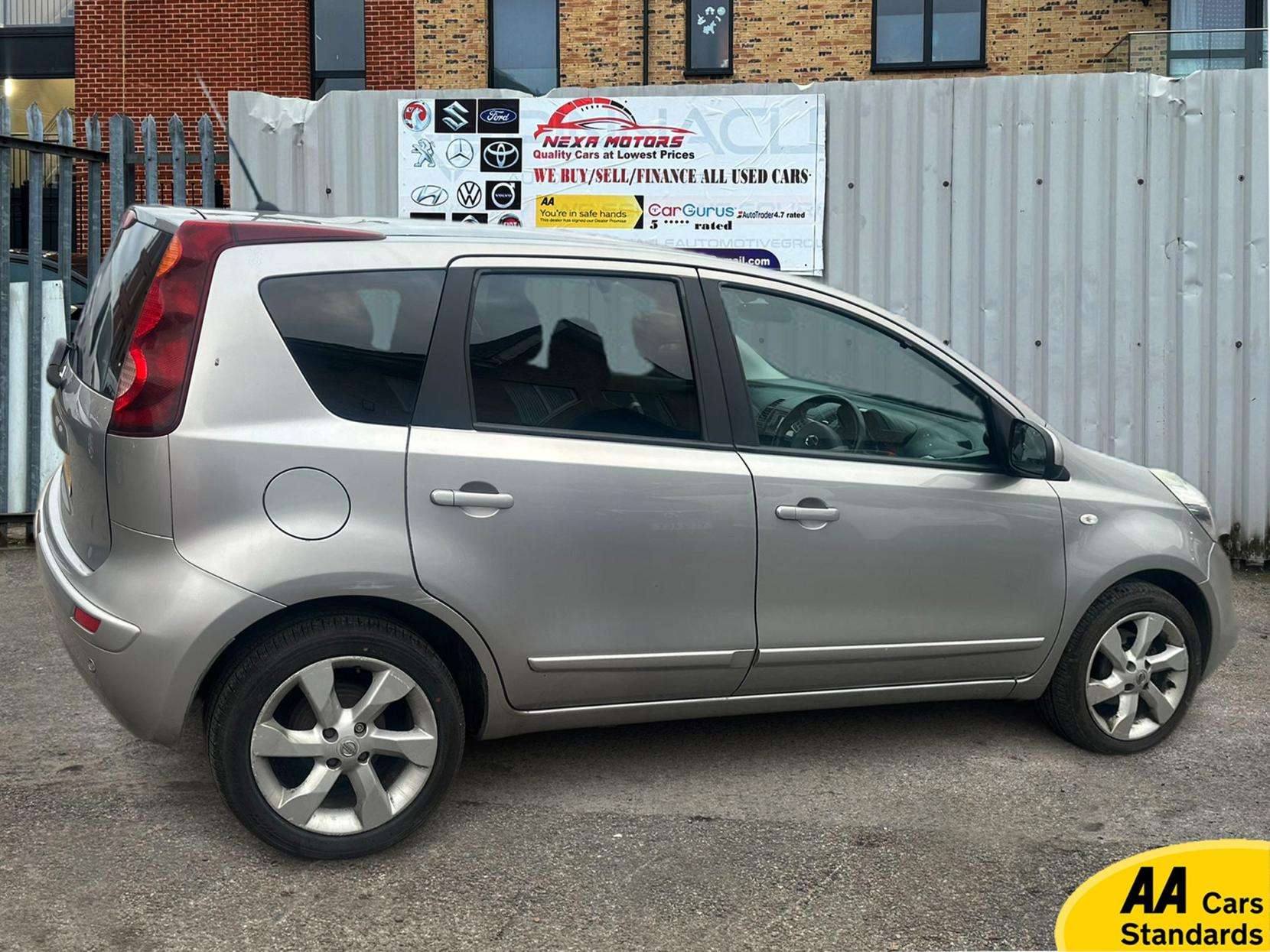 A 2009 NISSAN NOTE 1.6 16V Tekna Hatchback 5dr Petrol Auto Euro 4 (110 ps) A 2009 NISSAN NOTE 1.6 16V Tekna Hatchback 5dr Petrol Auto Euro 4 (110 ps)