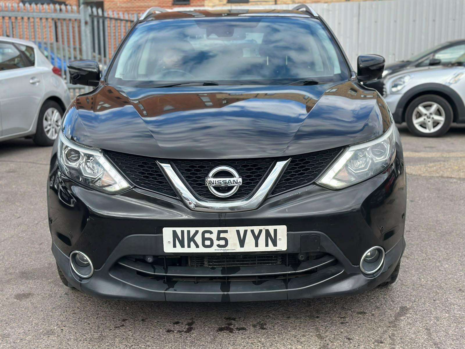 A 2015 NISSAN QASHQAI 1.6 dCi Tekna SUV 5dr Diesel XTRON 2WD Euro 6 (s/s) (130 ps) A 2015 NISSAN QASHQAI 1.6 dCi Tekna SUV 5dr Diesel XTRON 2WD Euro 6 (s/s) (130 ps)