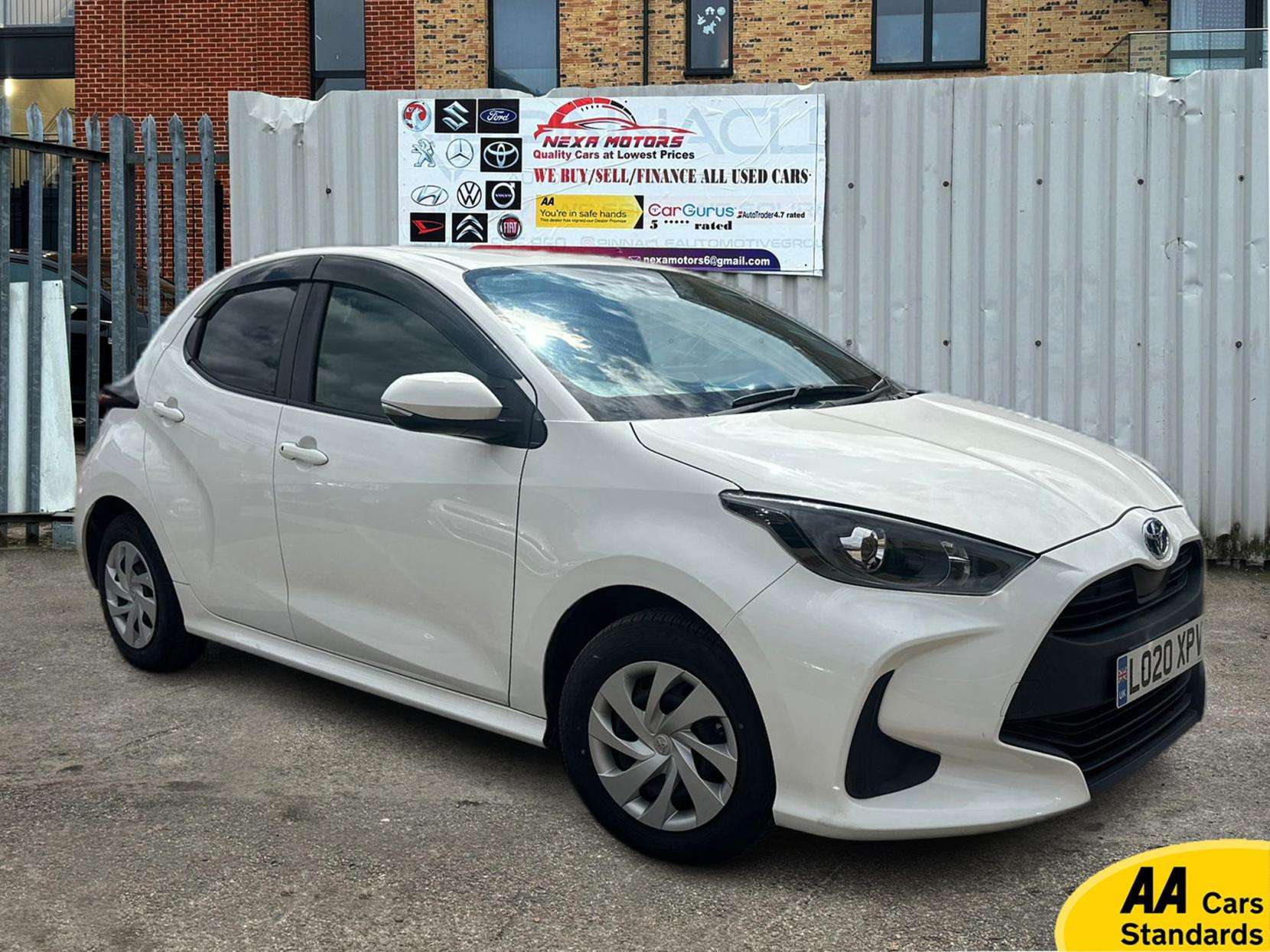 A 2020 TOYOTA YARIS A 2020 TOYOTA YARIS