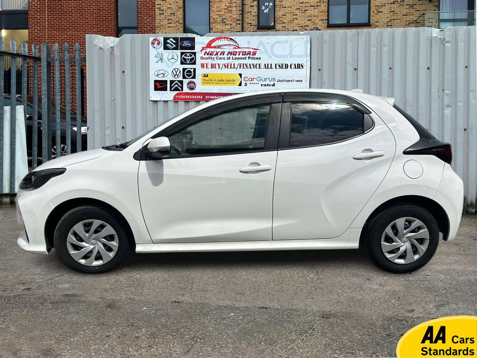 A 2020 TOYOTA YARIS A 2020 TOYOTA YARIS