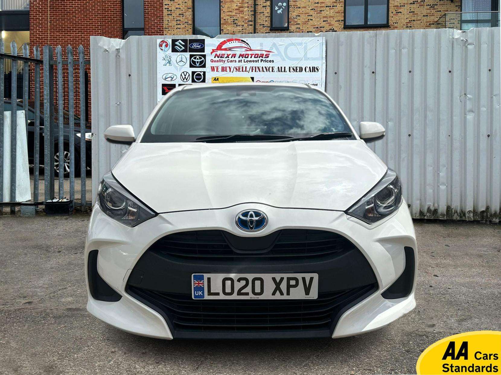 A 2020 TOYOTA YARIS A 2020 TOYOTA YARIS