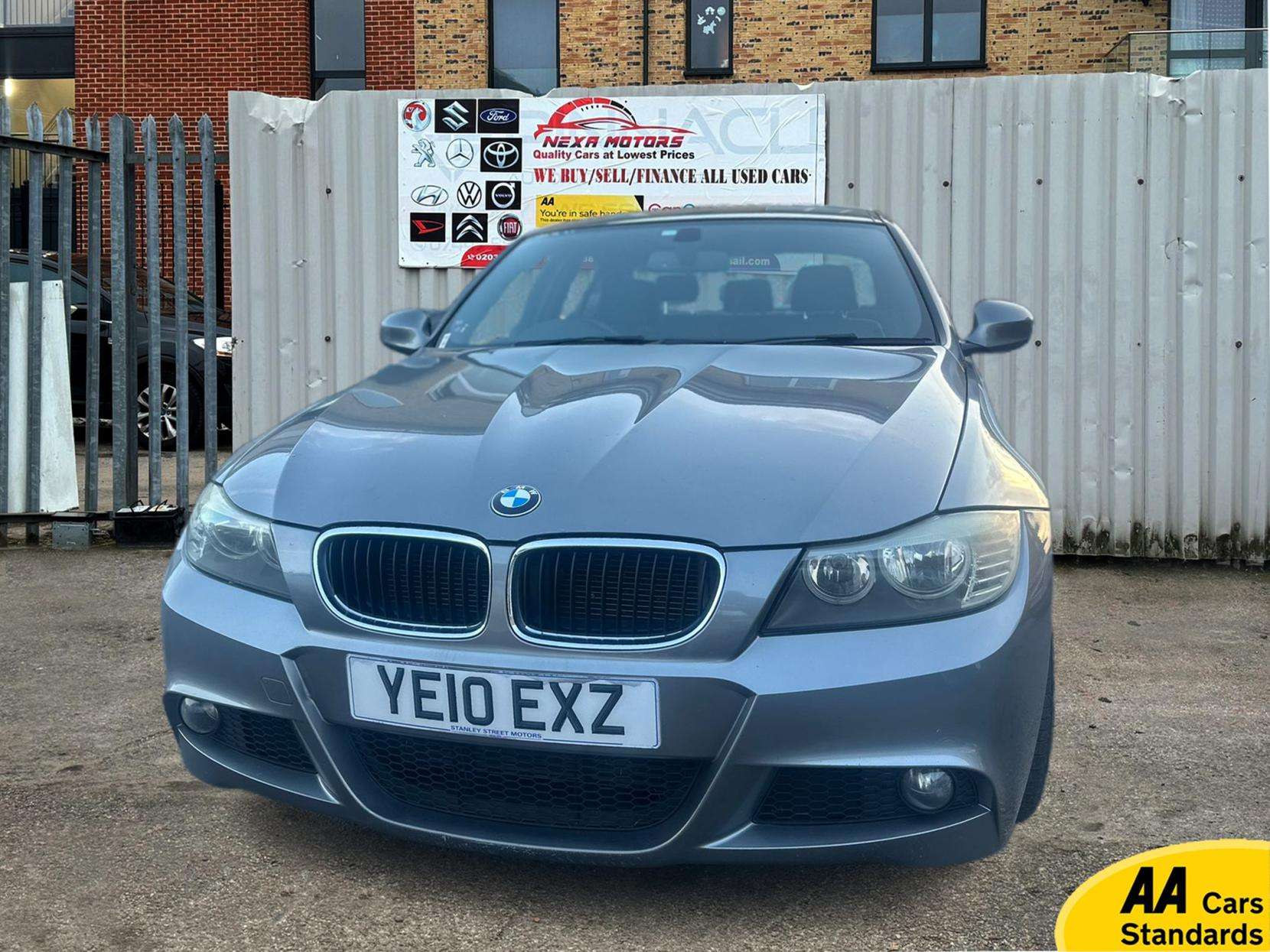A 2010 BMW 3 SERIES 2.0 318d M Sport Saloon 4dr Diesel Steptronic Euro 5 (143 ps) A 2010 BMW 3 SERIES 2.0 318d M Sport Saloon 4dr Diesel Steptronic Euro 5 (143 ps)