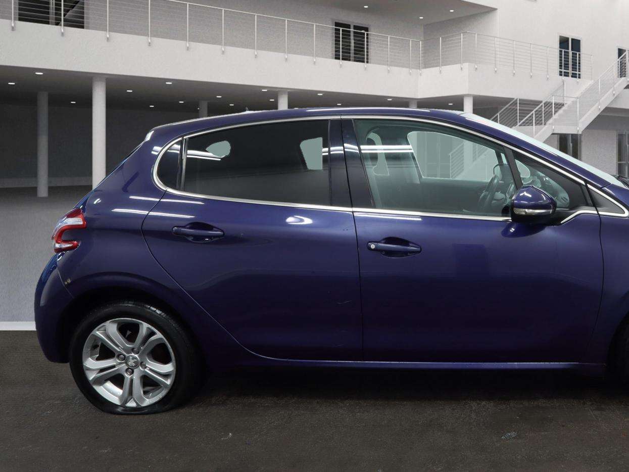 2013 PEUGEOT 208 2013 PEUGEOT 208