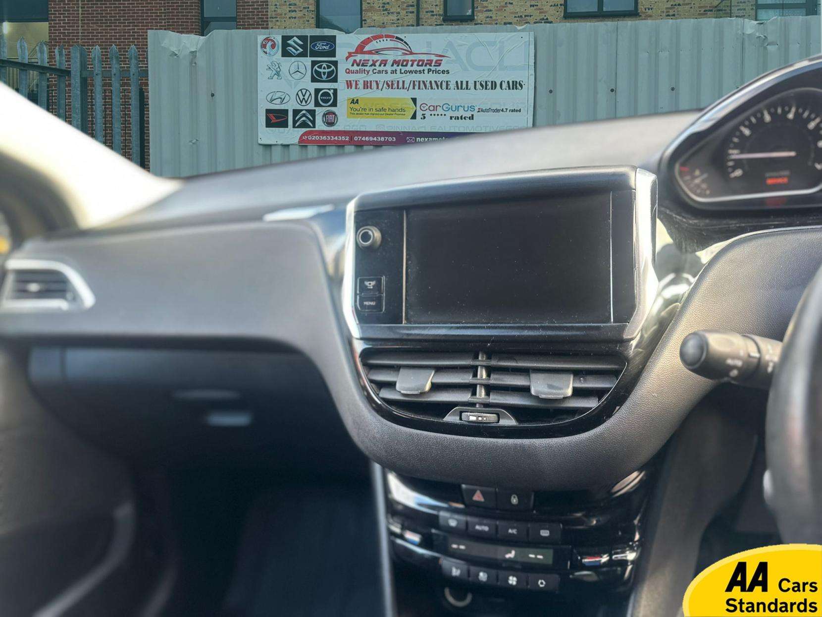 2013 PEUGEOT 208 2013 PEUGEOT 208