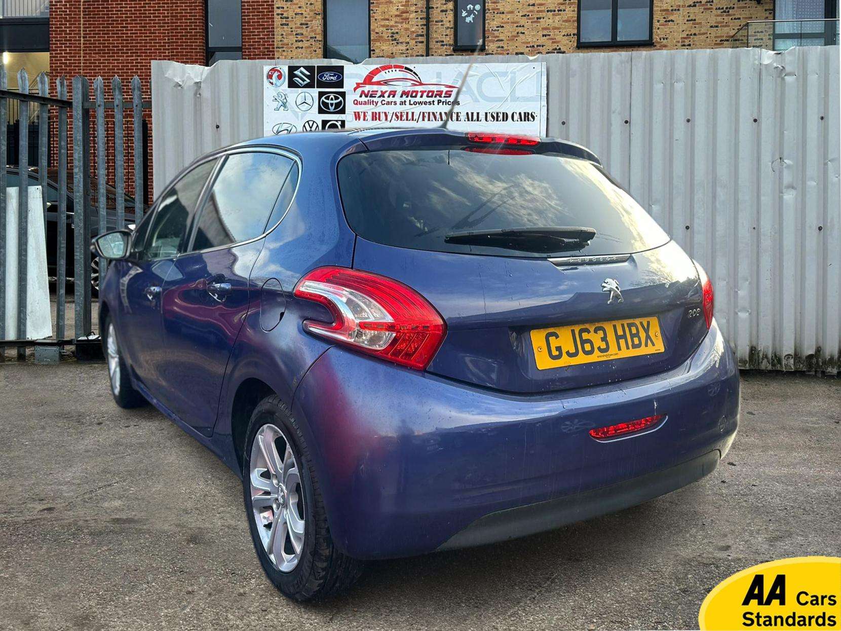 2013 PEUGEOT 208 2013 PEUGEOT 208