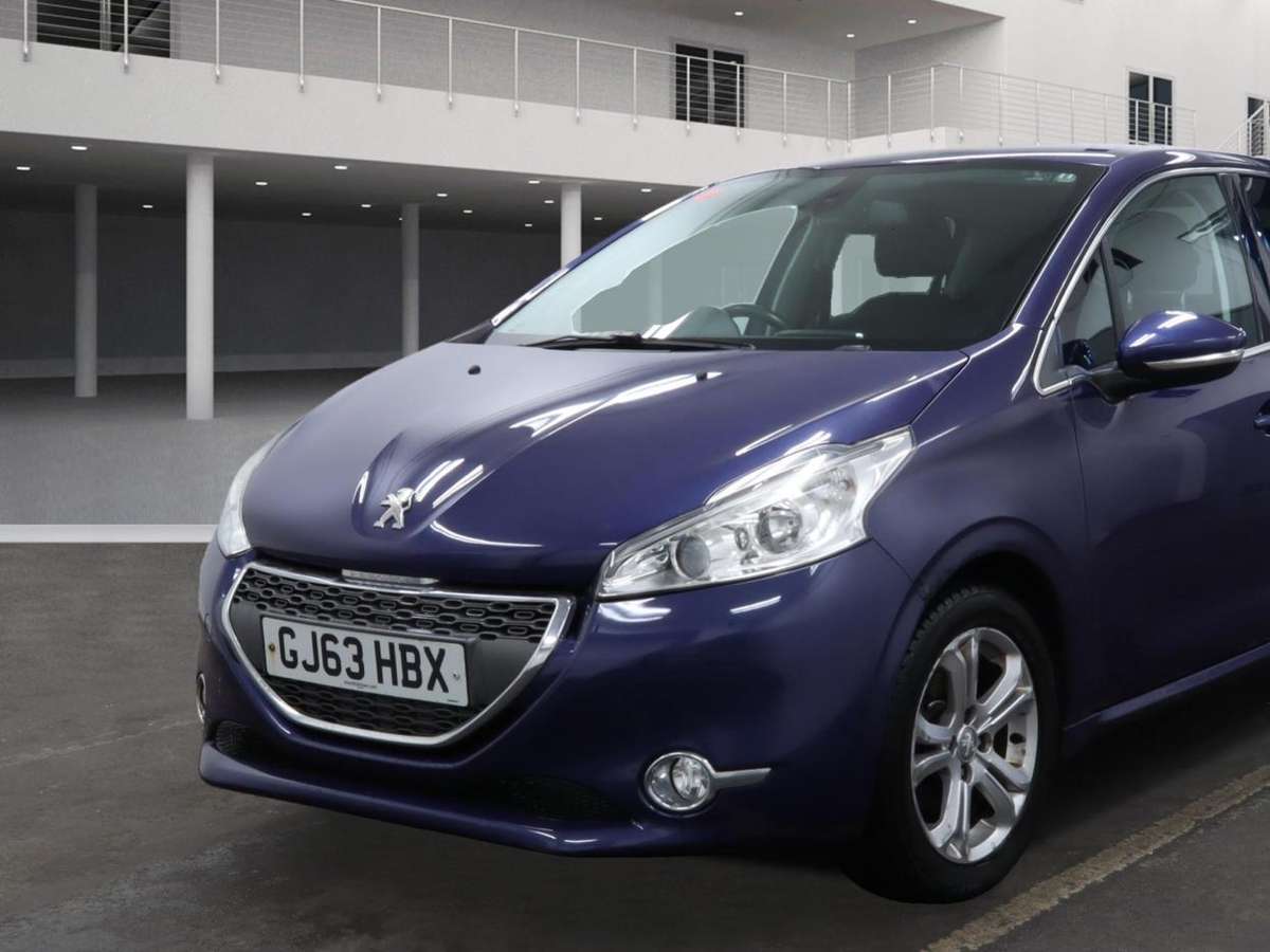 Check out this Peugeot 208 2013 Petrol Manual