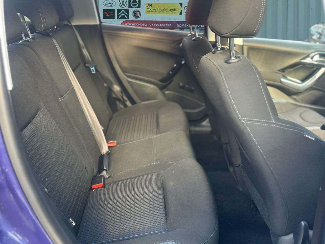 2013 PEUGEOT 208 2013 PEUGEOT 208