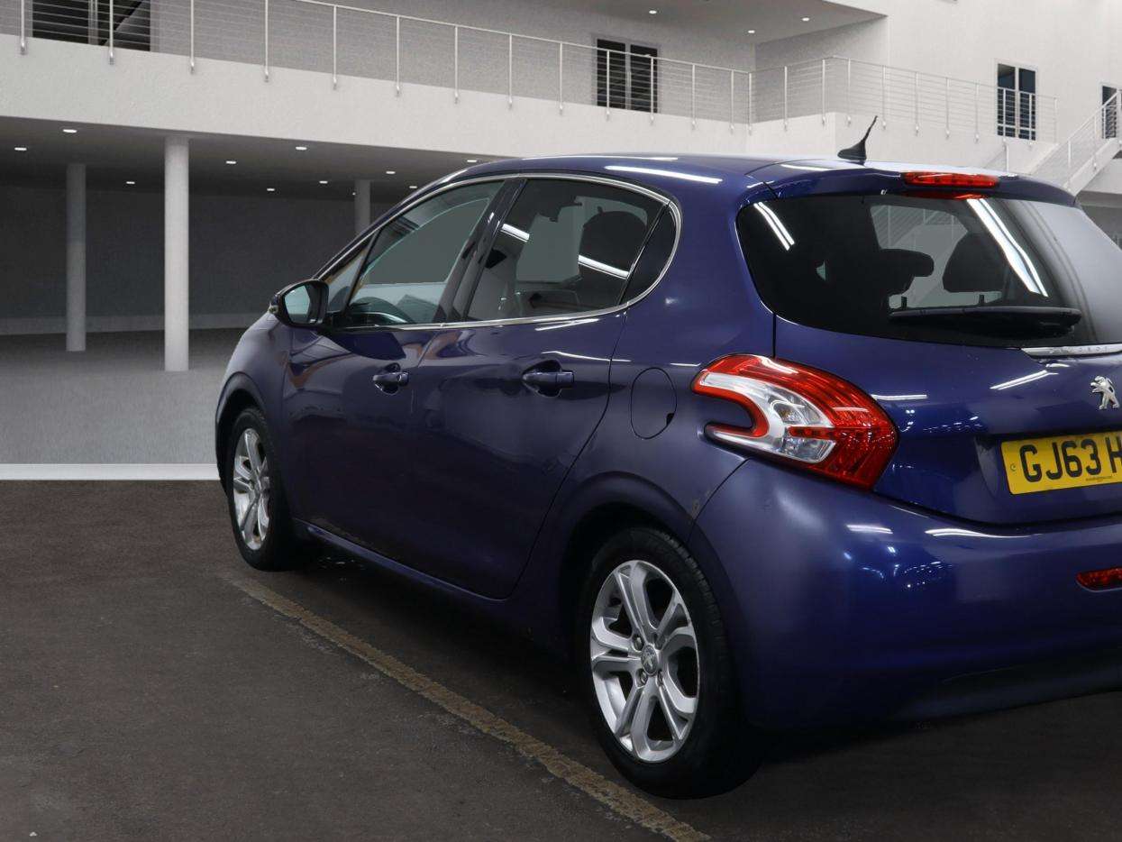 2013 PEUGEOT 208 2013 PEUGEOT 208