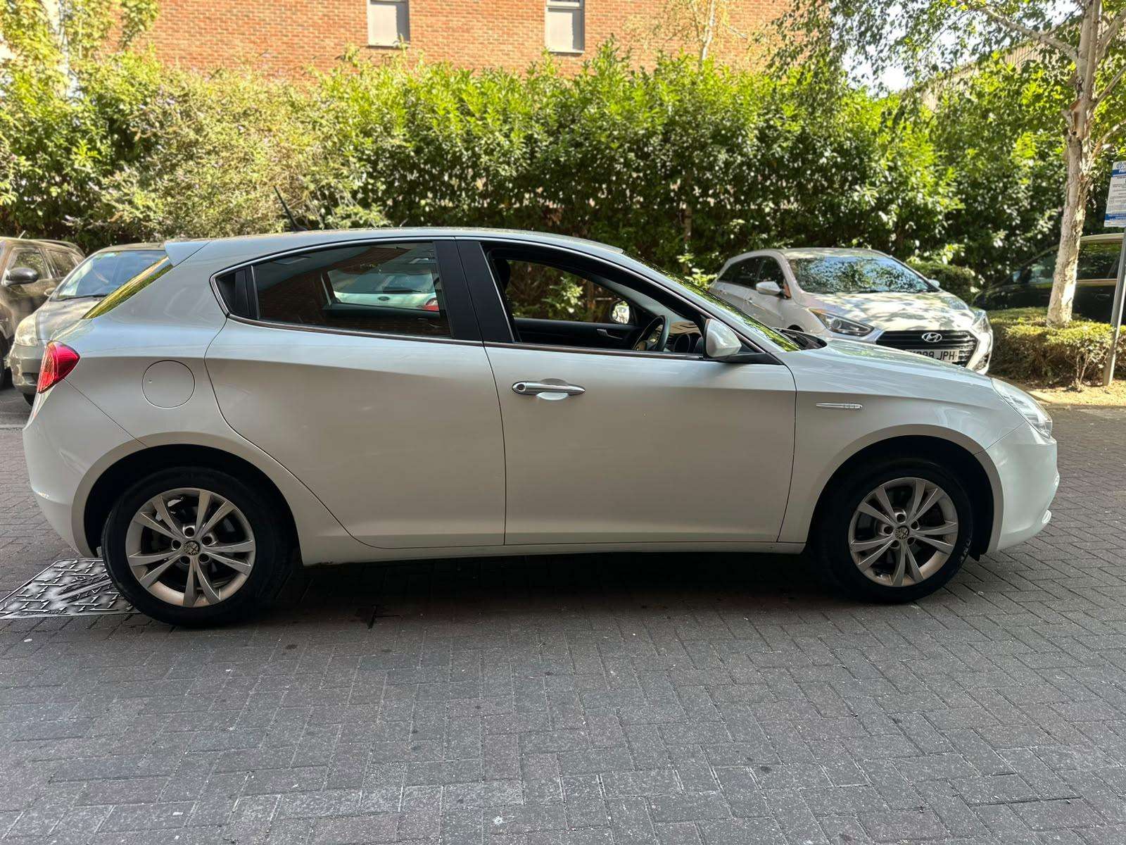 2012 ALFA ROMEO GIULIETTA 2012 ALFA ROMEO GIULIETTA
