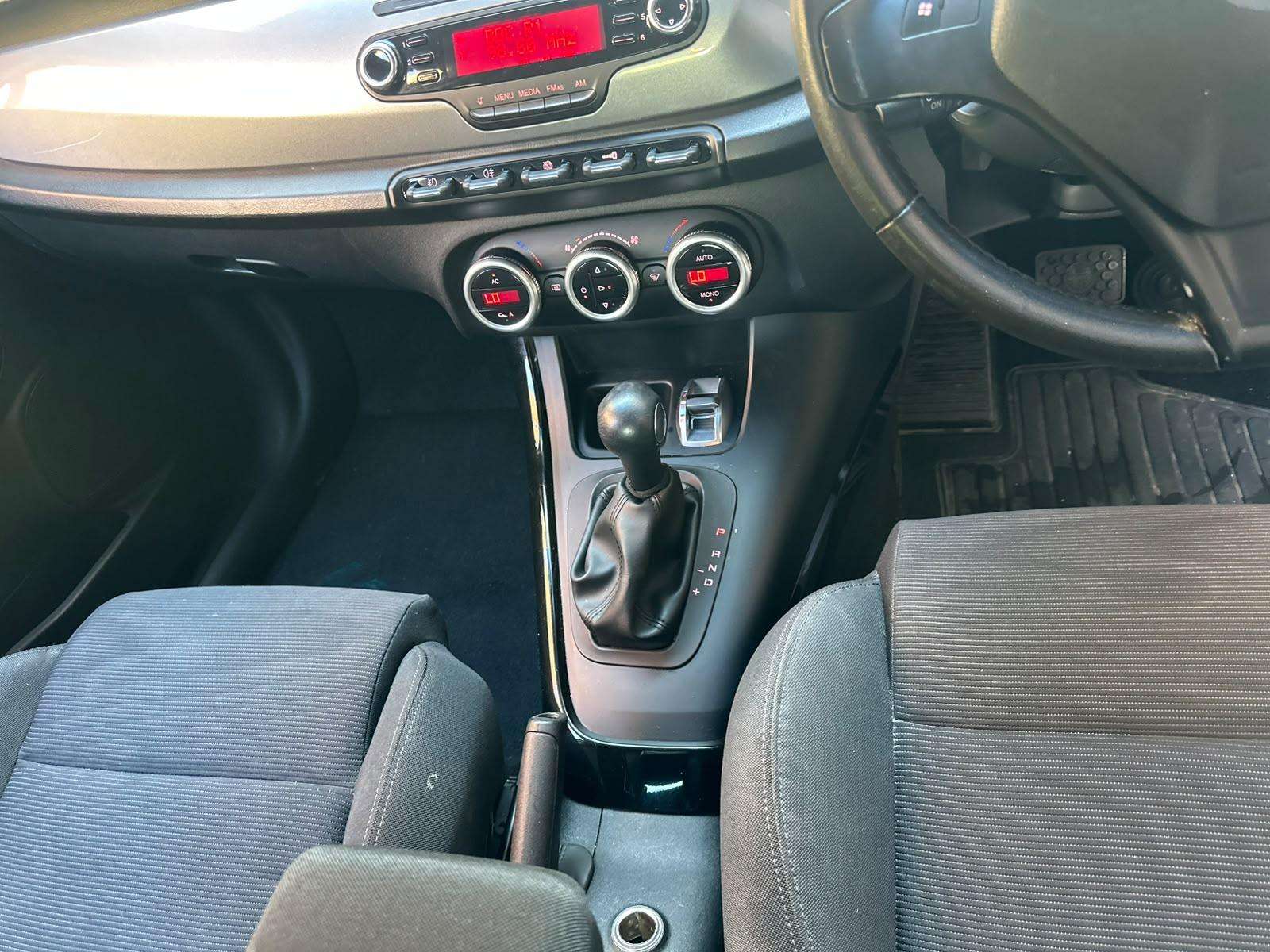 2012 ALFA ROMEO GIULIETTA 2012 ALFA ROMEO GIULIETTA